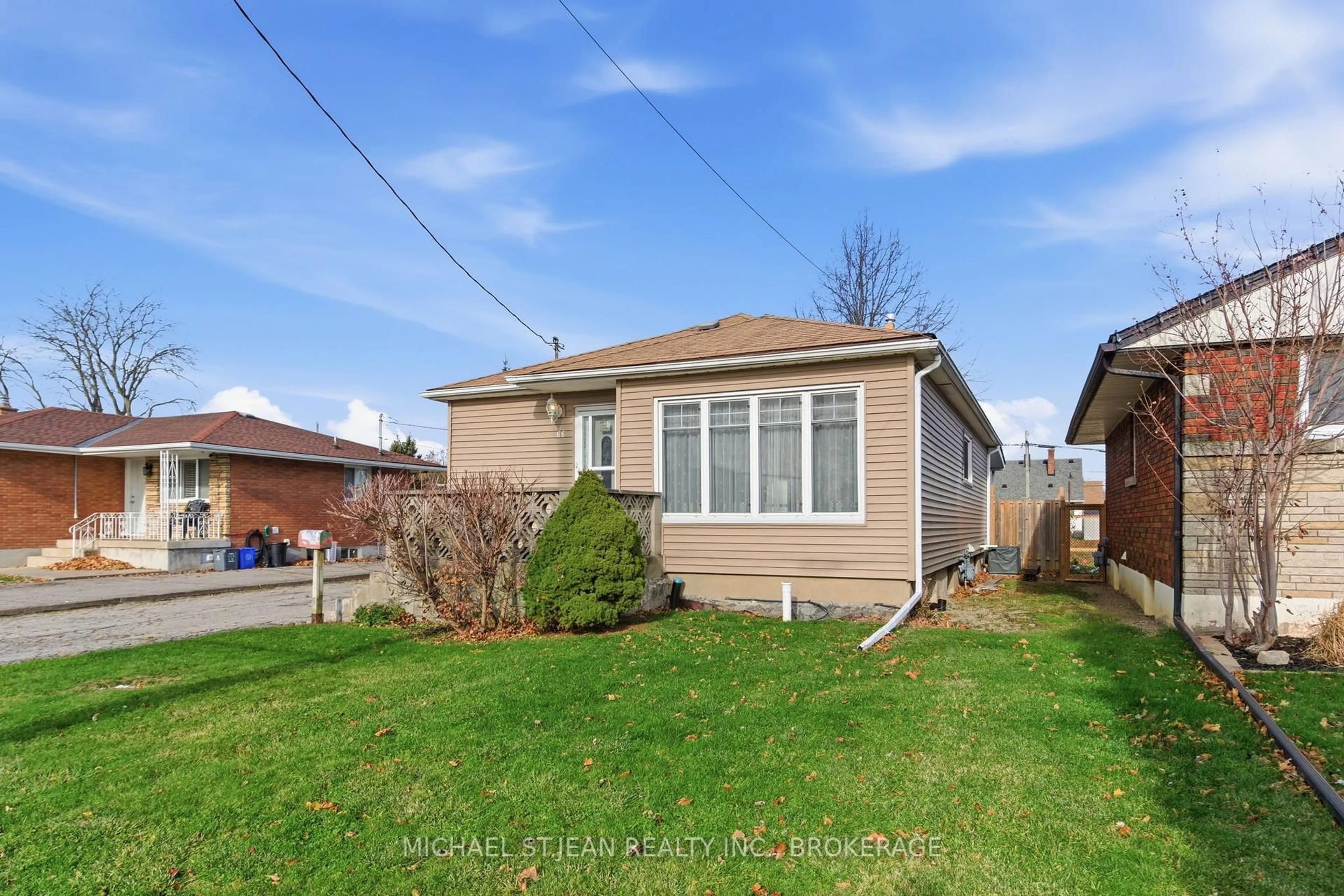 A pic from outside/outdoor area/front of a property/back of a property/a pic from drone, street for 66 Rose Ave, Thorold Ontario L2V 3C8