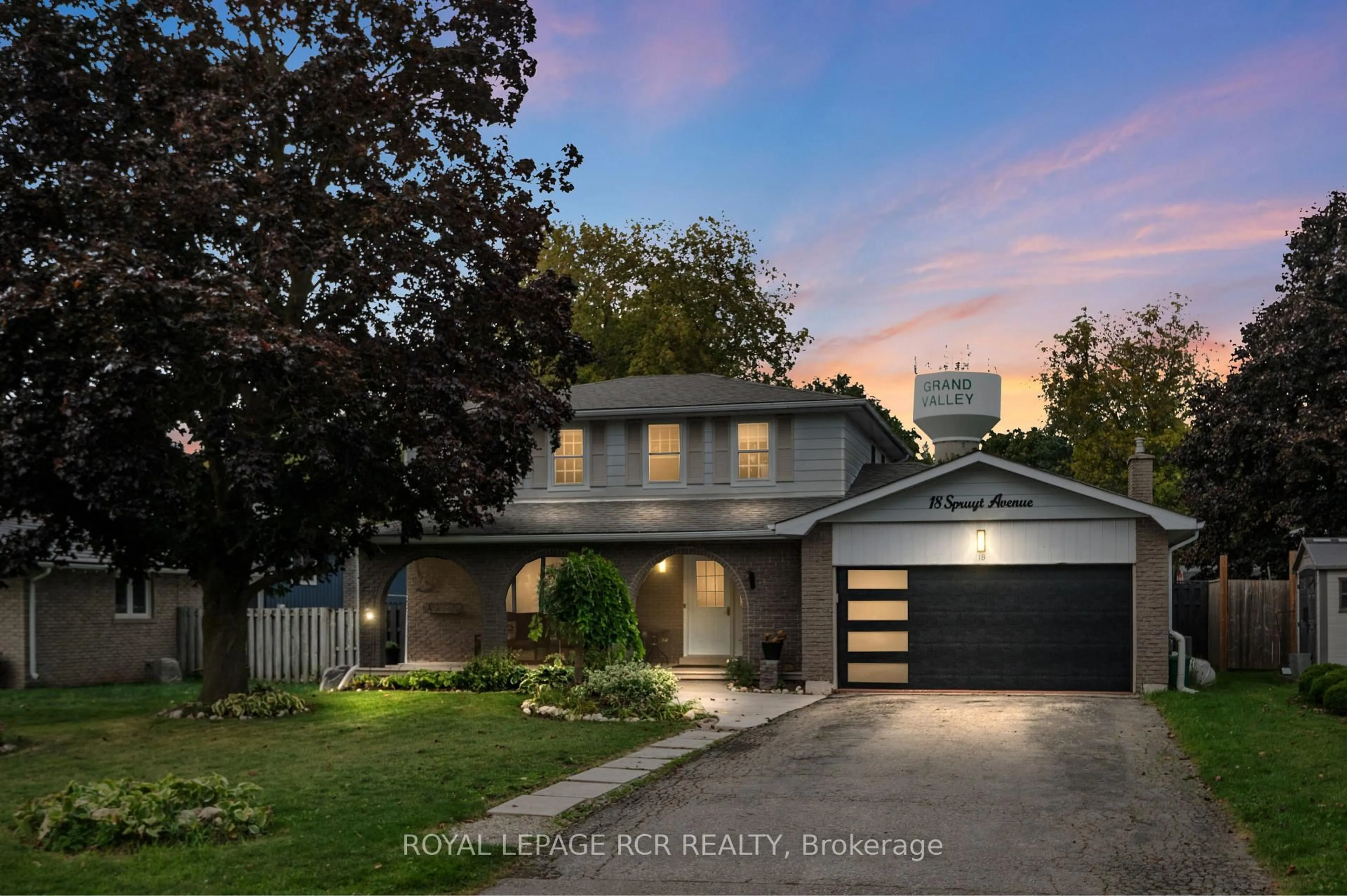 A pic from outside/outdoor area/front of a property/back of a property/a pic from drone, street for 18 Spruyt Ave, East Luther Grand Valley Ontario L9W 5X4