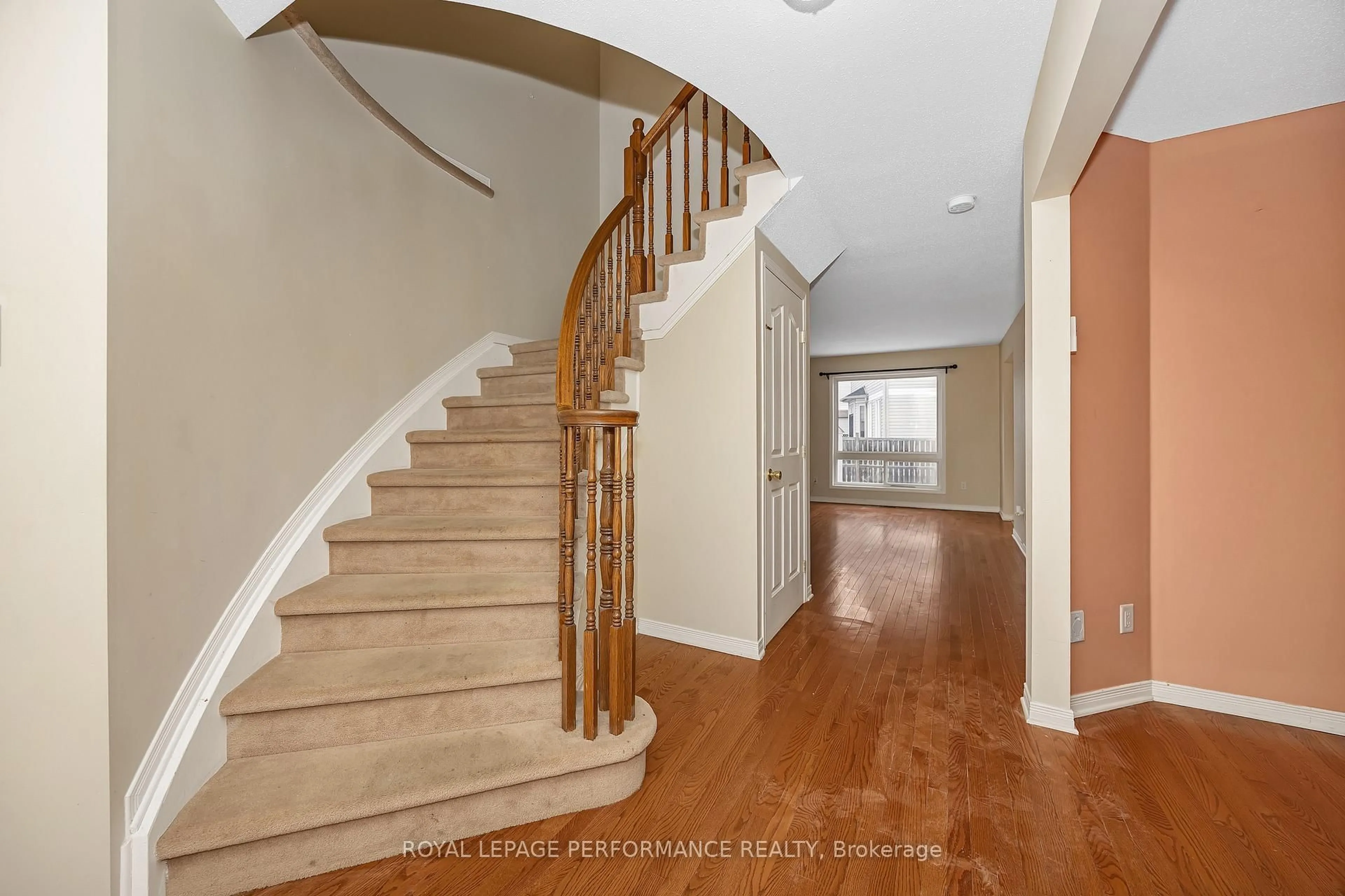 Unknown for 2004 Breezewood St, Ottawa Ontario K4A 4S6