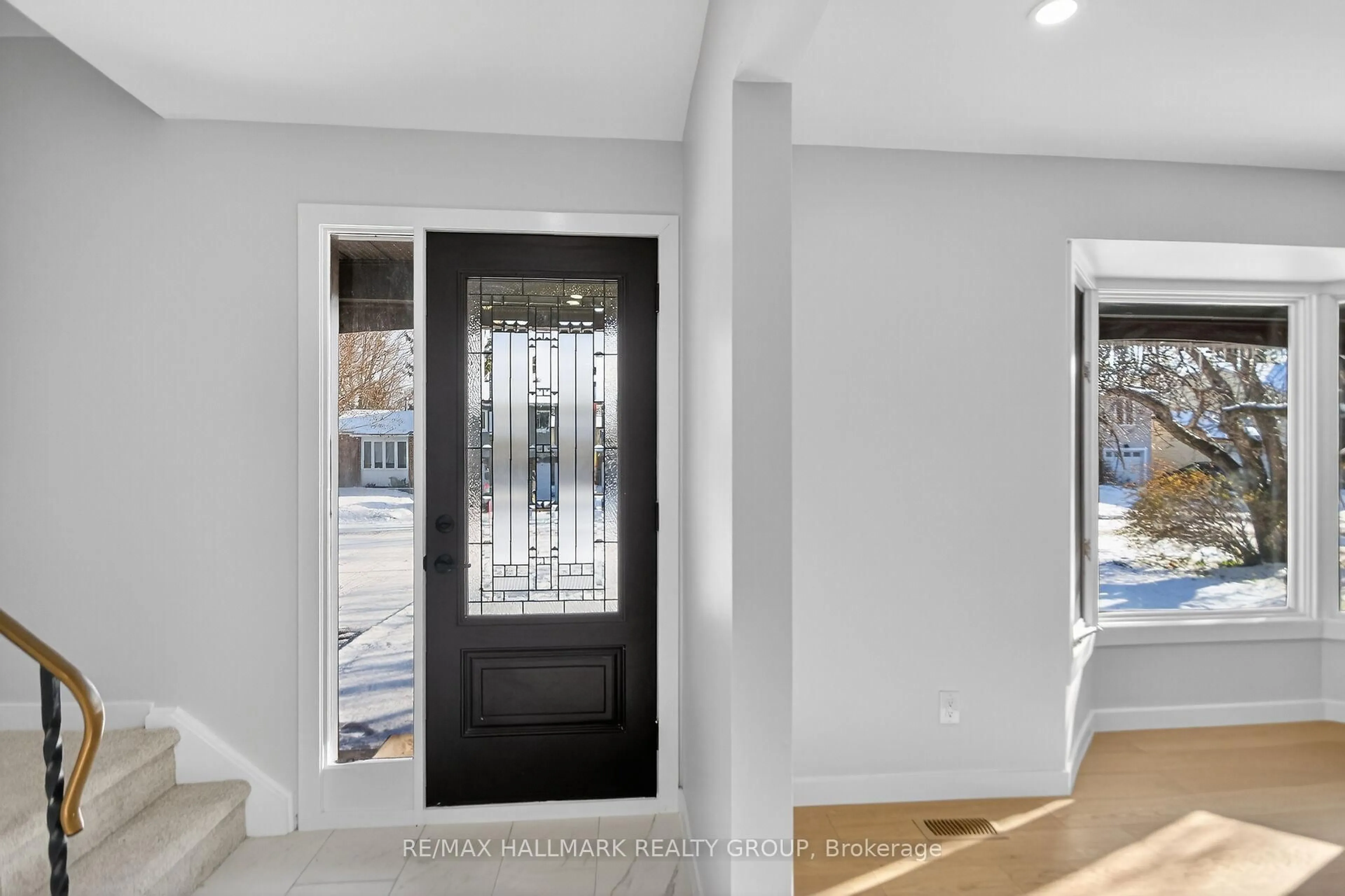 Indoor entryway for 15 Scharf Lane, Kanata Ontario K2L 2K3