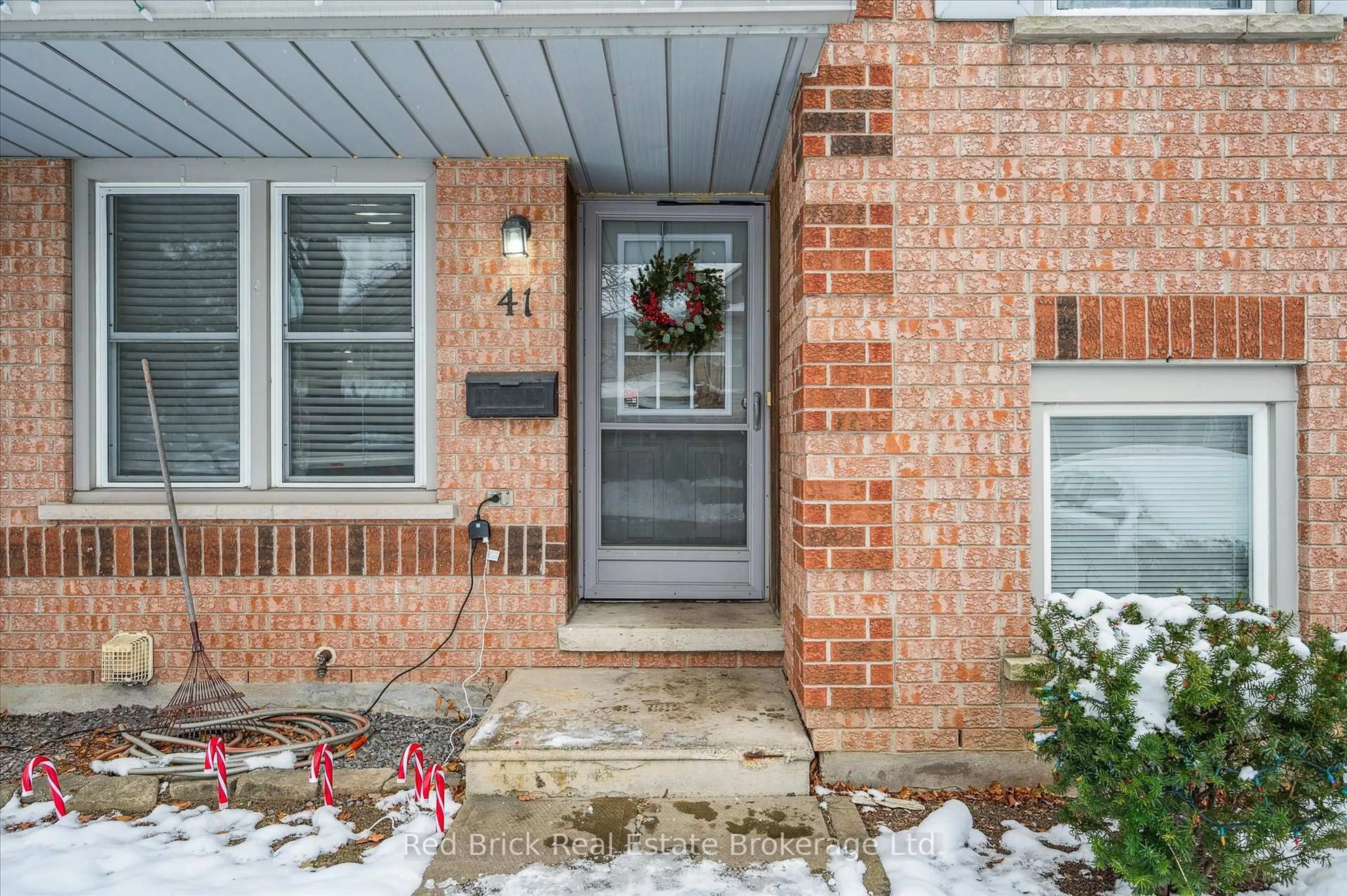 Indoor entryway for 180 Marksam Rd #41, Guelph Ontario N1H 8G4
