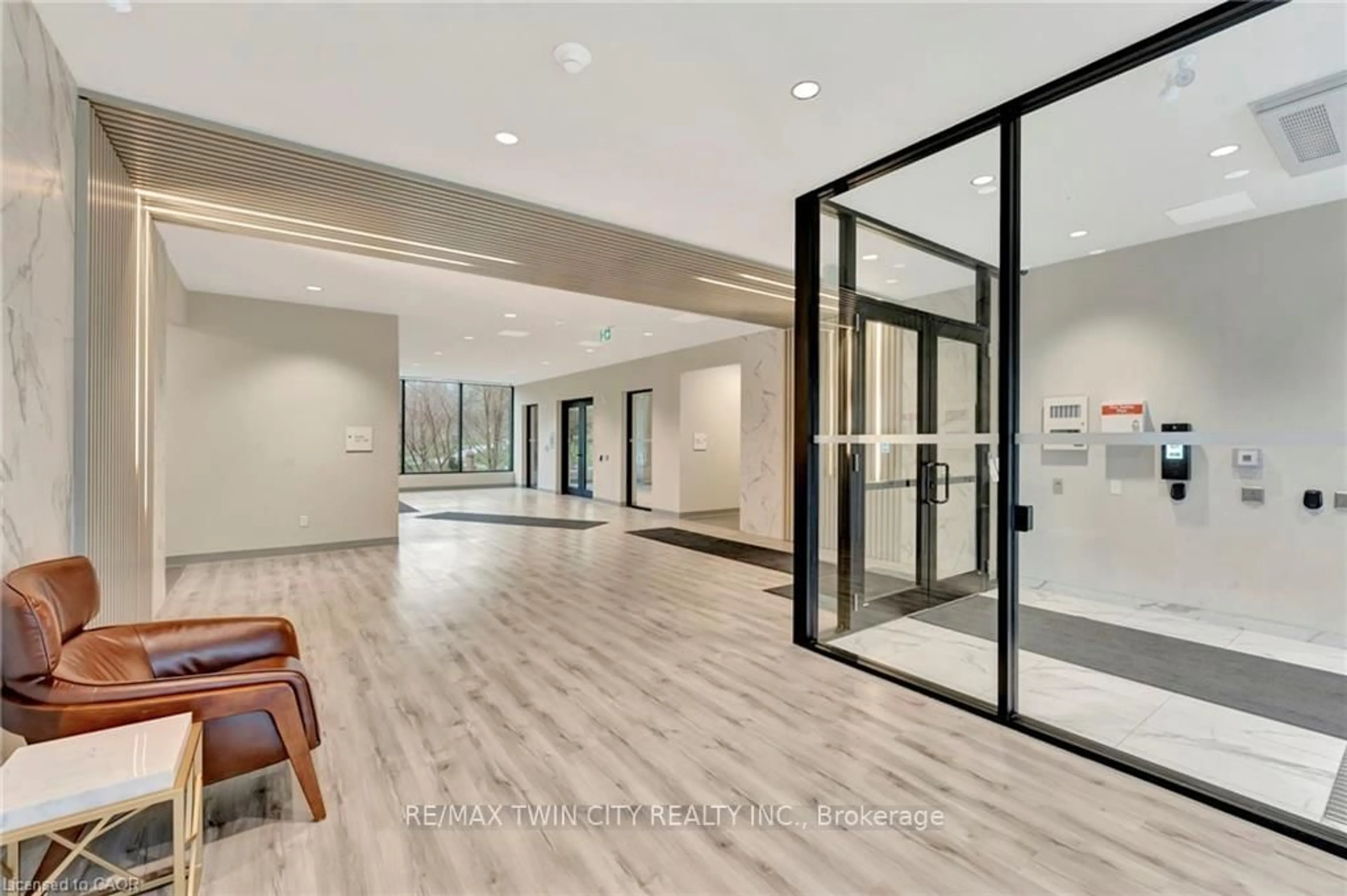 Indoor foyer for 107 Roger St #516, Waterloo Ontario N2J 0G3