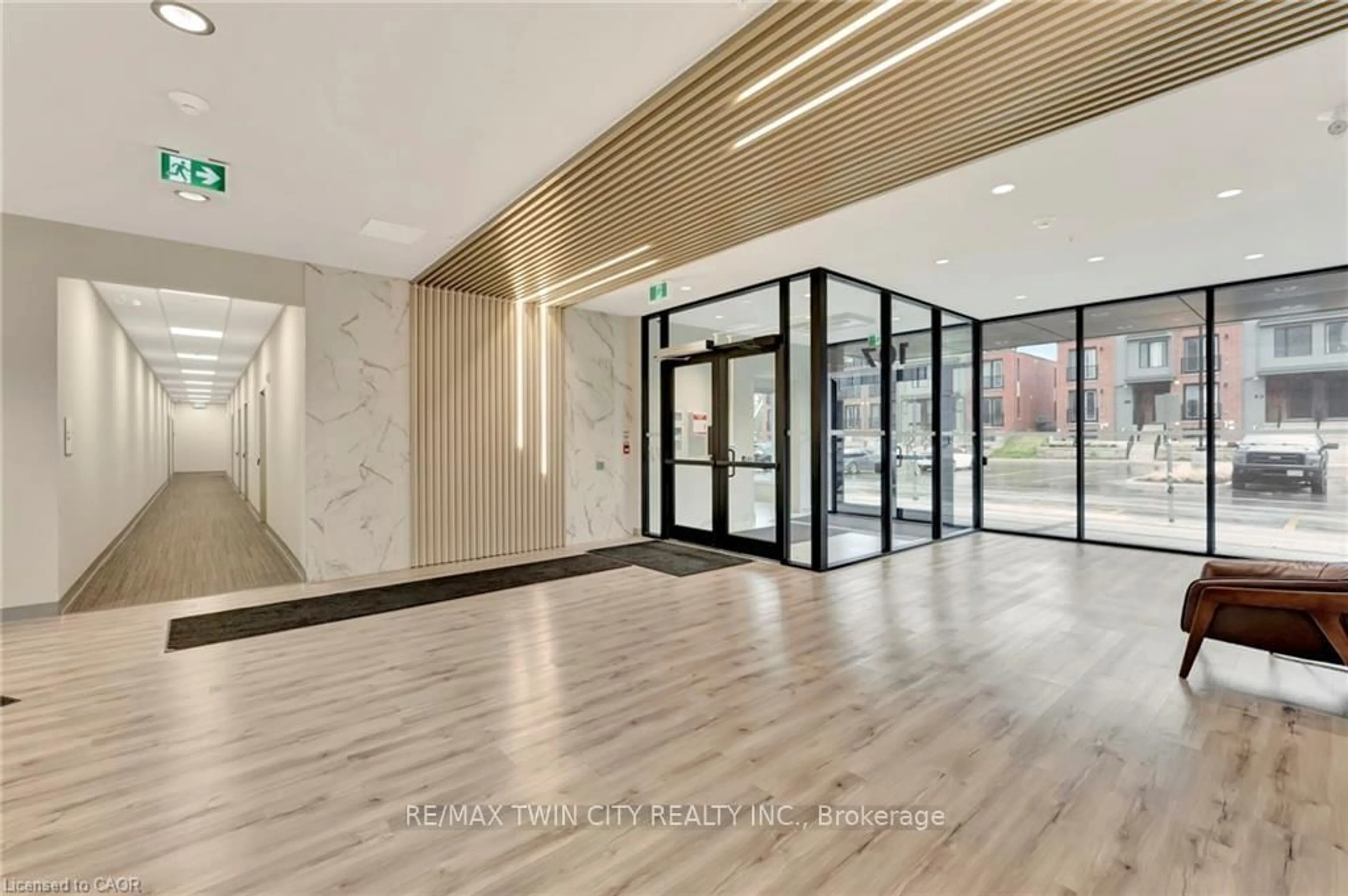 Indoor foyer for 107 Roger St #516, Waterloo Ontario N2J 0G3