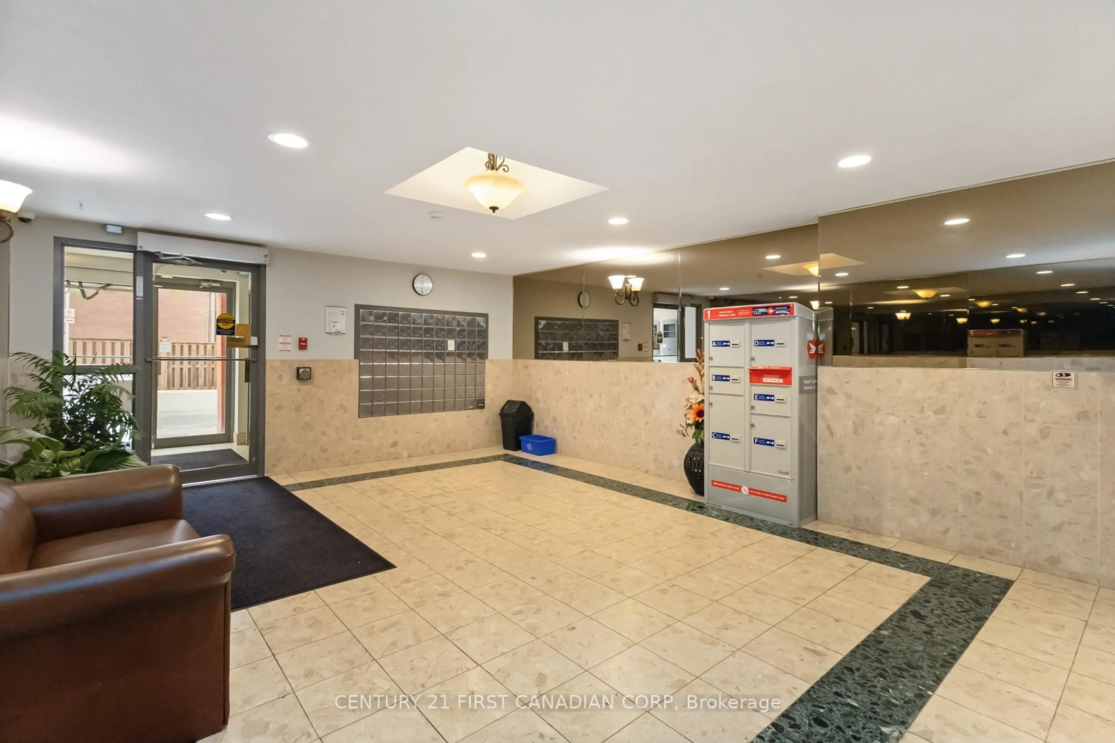 Indoor foyer for 76 Base Line Rd #108, London South Ontario N6J 4X6