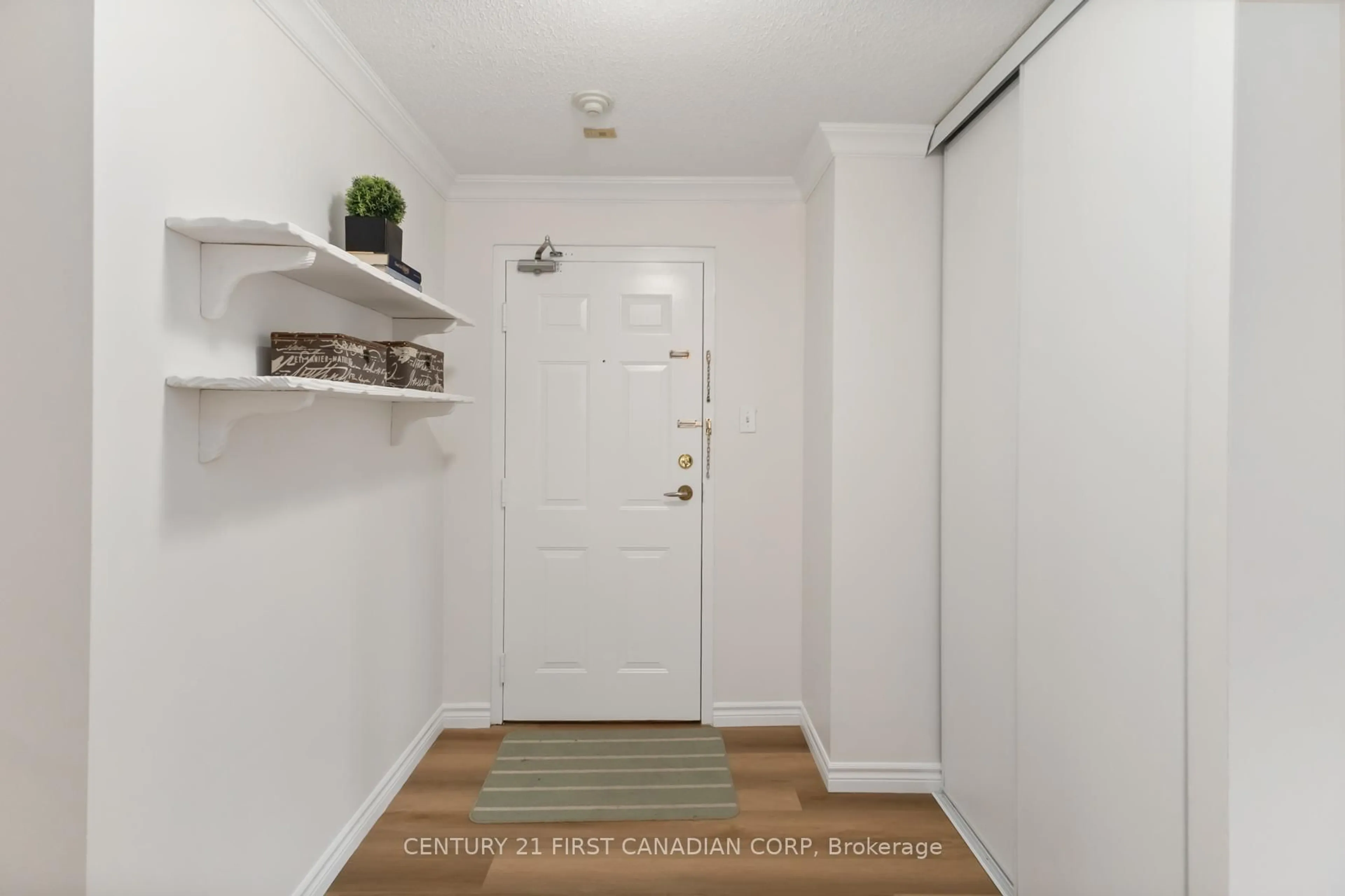 Indoor entryway for 76 Base Line Rd #108, London South Ontario N6J 4X6