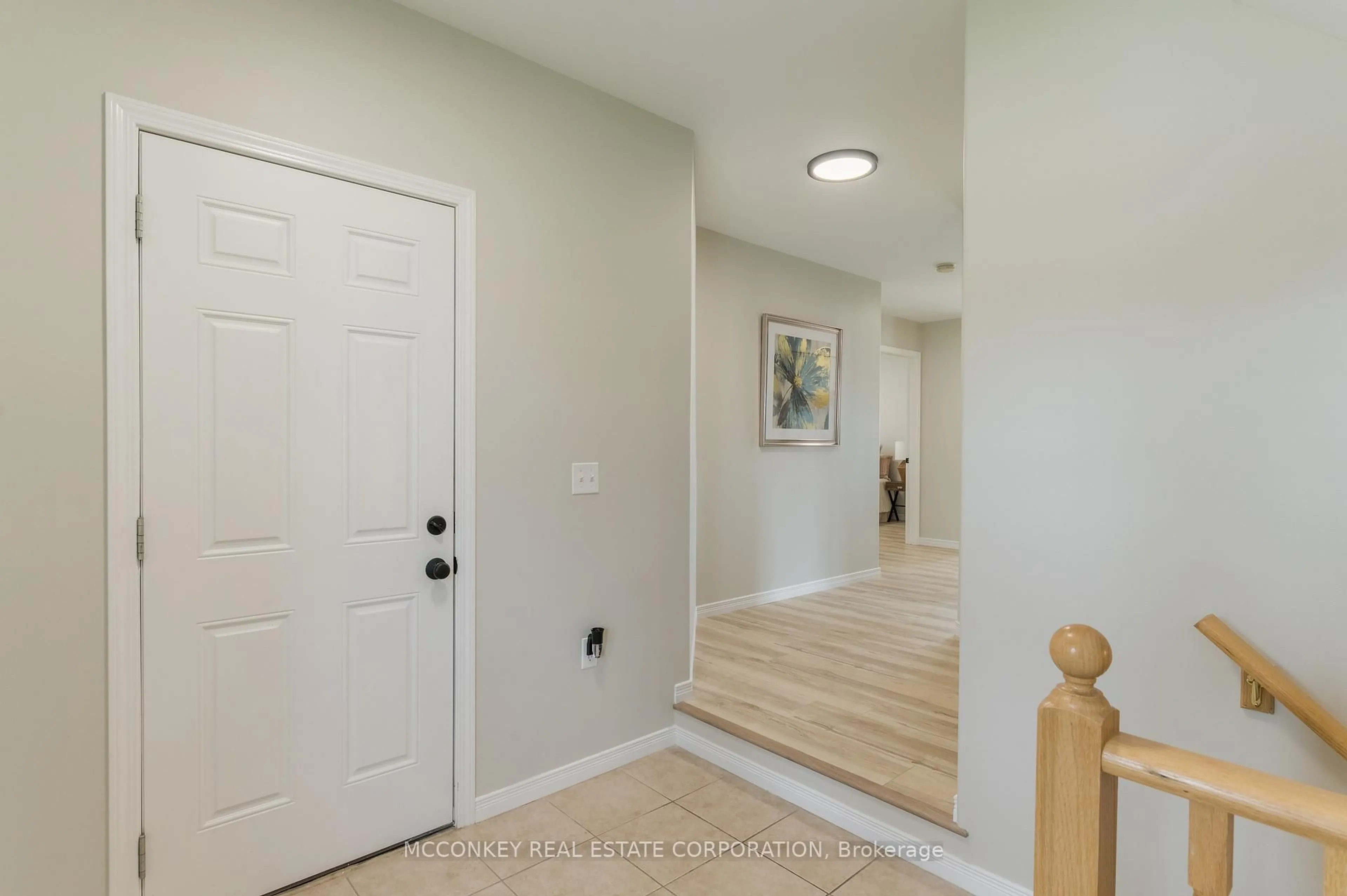 Indoor entryway for 1563 Scollard Cres, Peterborough Ontario K9H 0A8