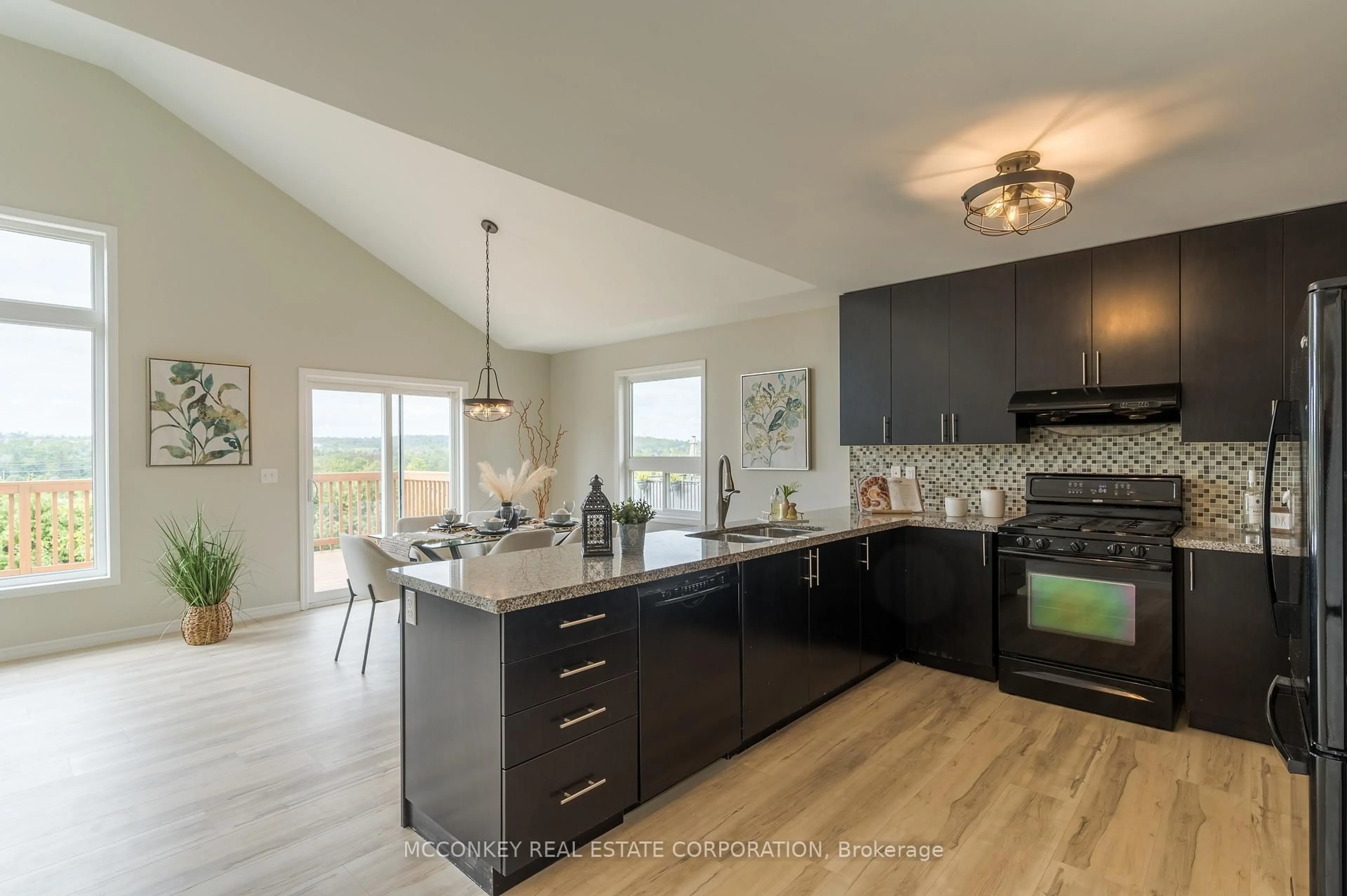 Open concept kitchen, unknown for 1563 Scollard Cres, Peterborough Ontario K9H 0A8