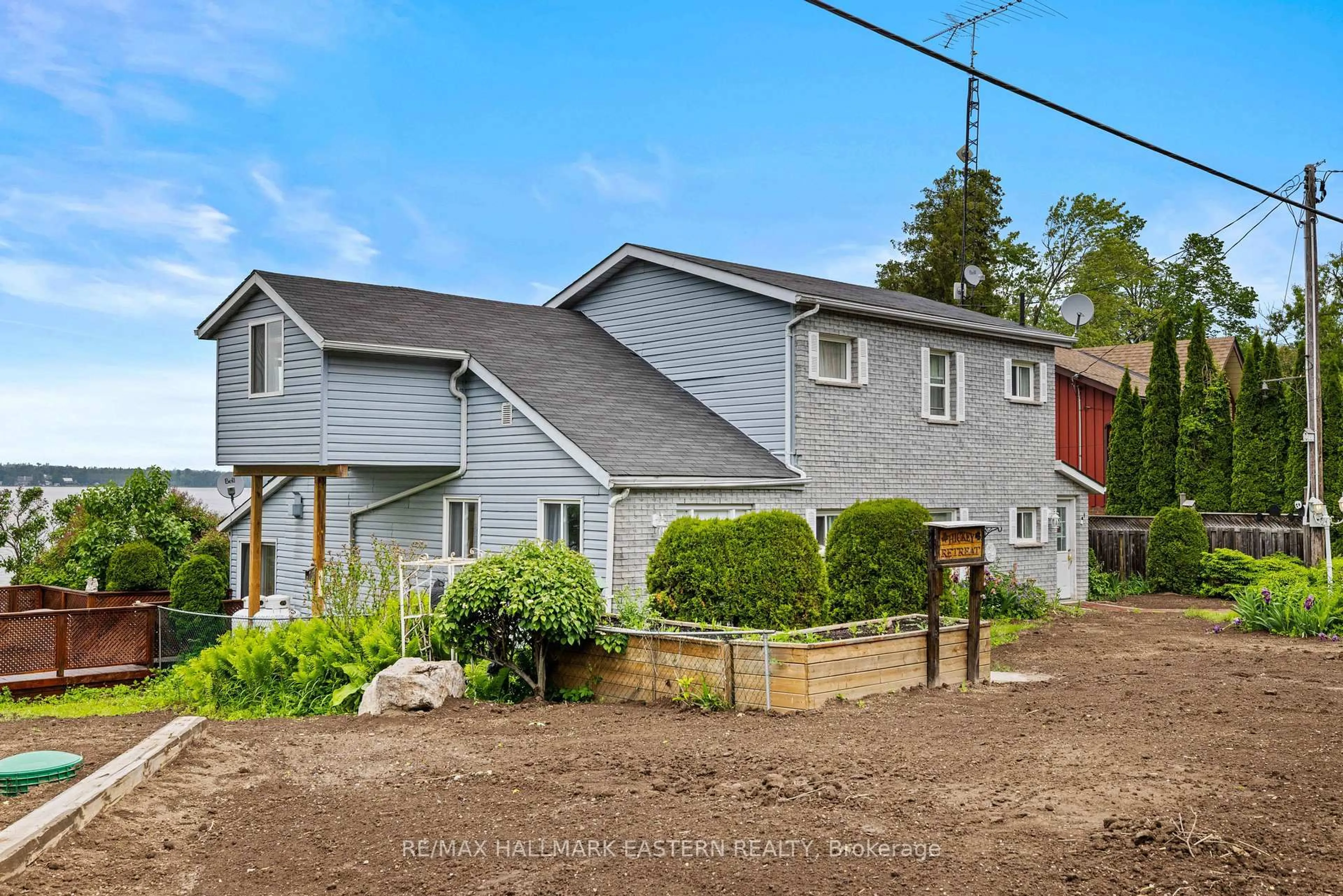 A pic from outside/outdoor area/front of a property/back of a property/a pic from drone, street for 2452 Upper Chemung Dr, Selwyn Ontario K0L 2H0