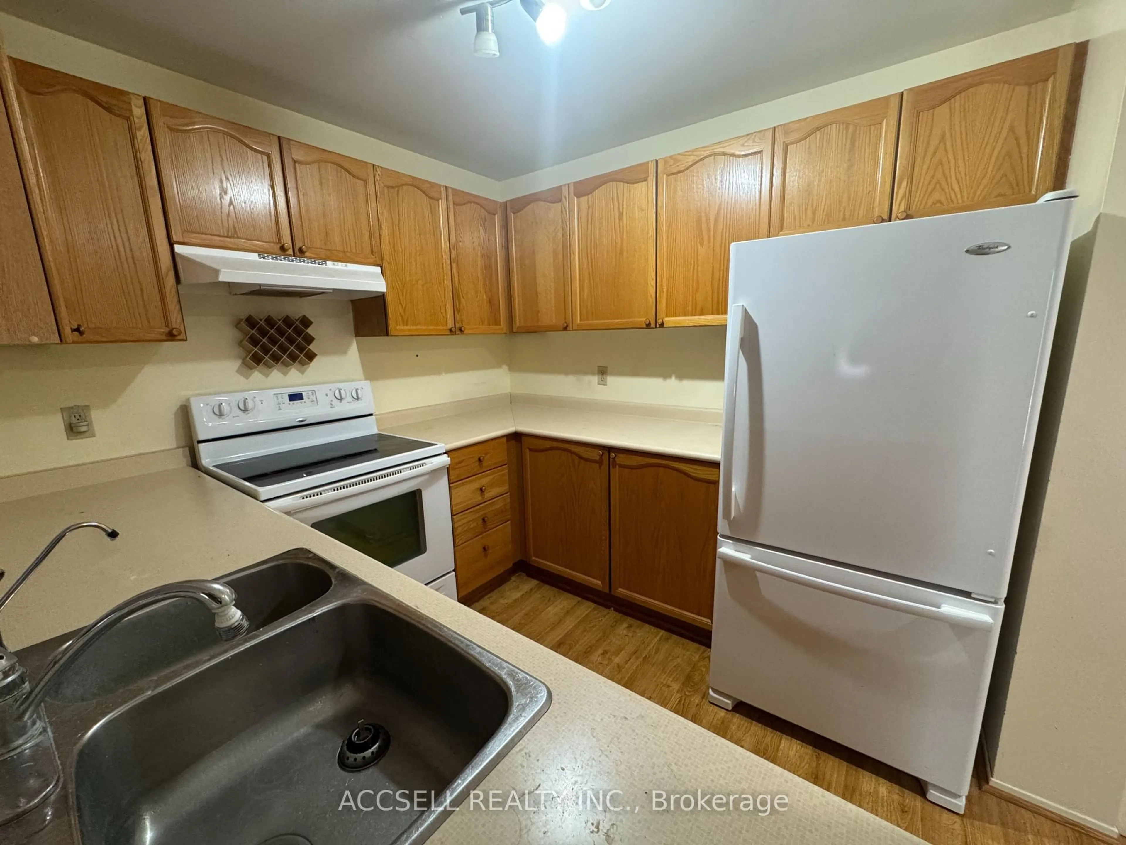 Standard kitchen, unknown for 240 Highland Cres #23, Kitchener Ontario N2M 5M6