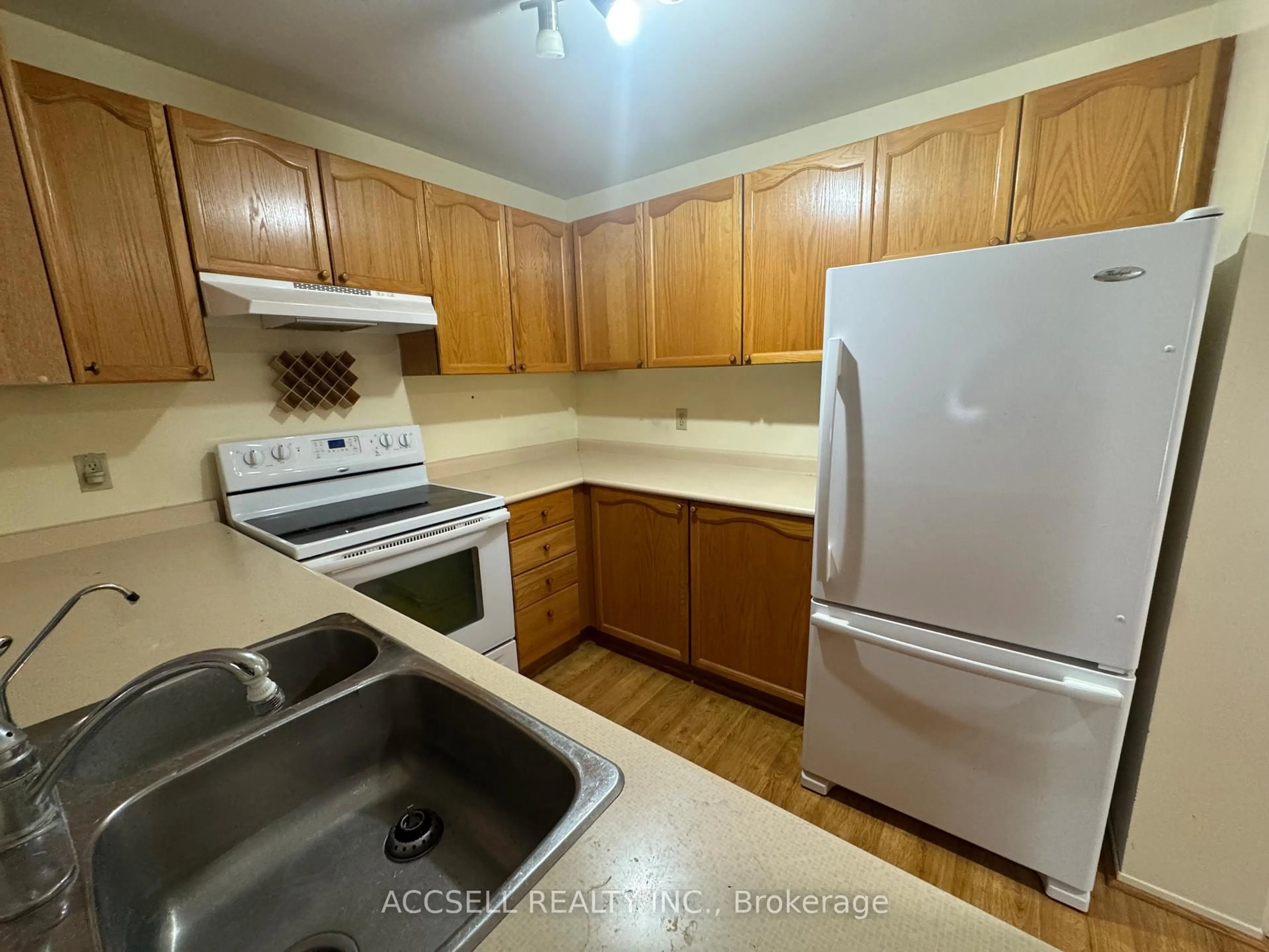 Standard kitchen, unknown for 240 Highland Cres #23, Kitchener Ontario N2M 5M6