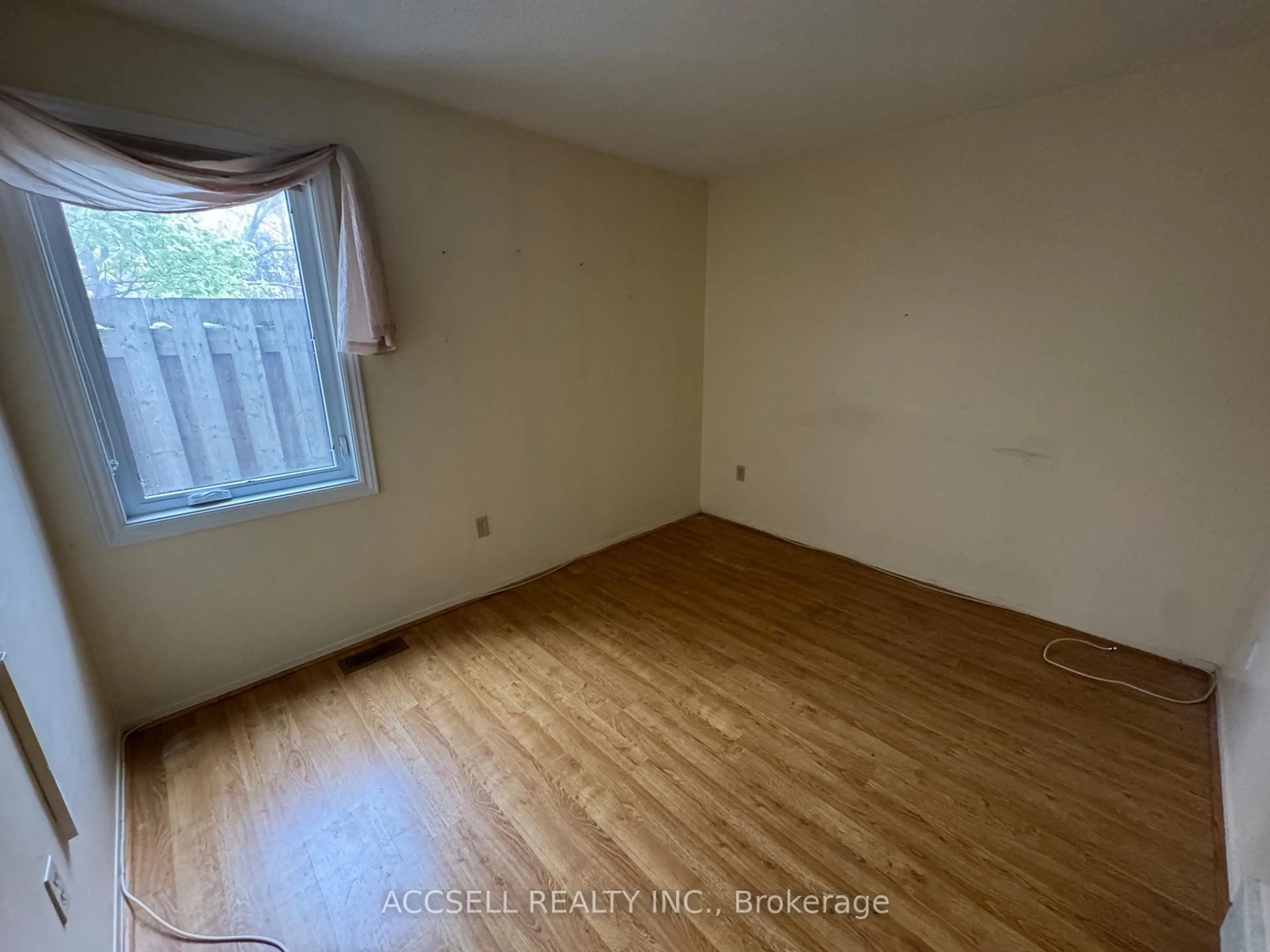 A pic of a room for 240 Highland Cres #23, Kitchener Ontario N2M 5M6