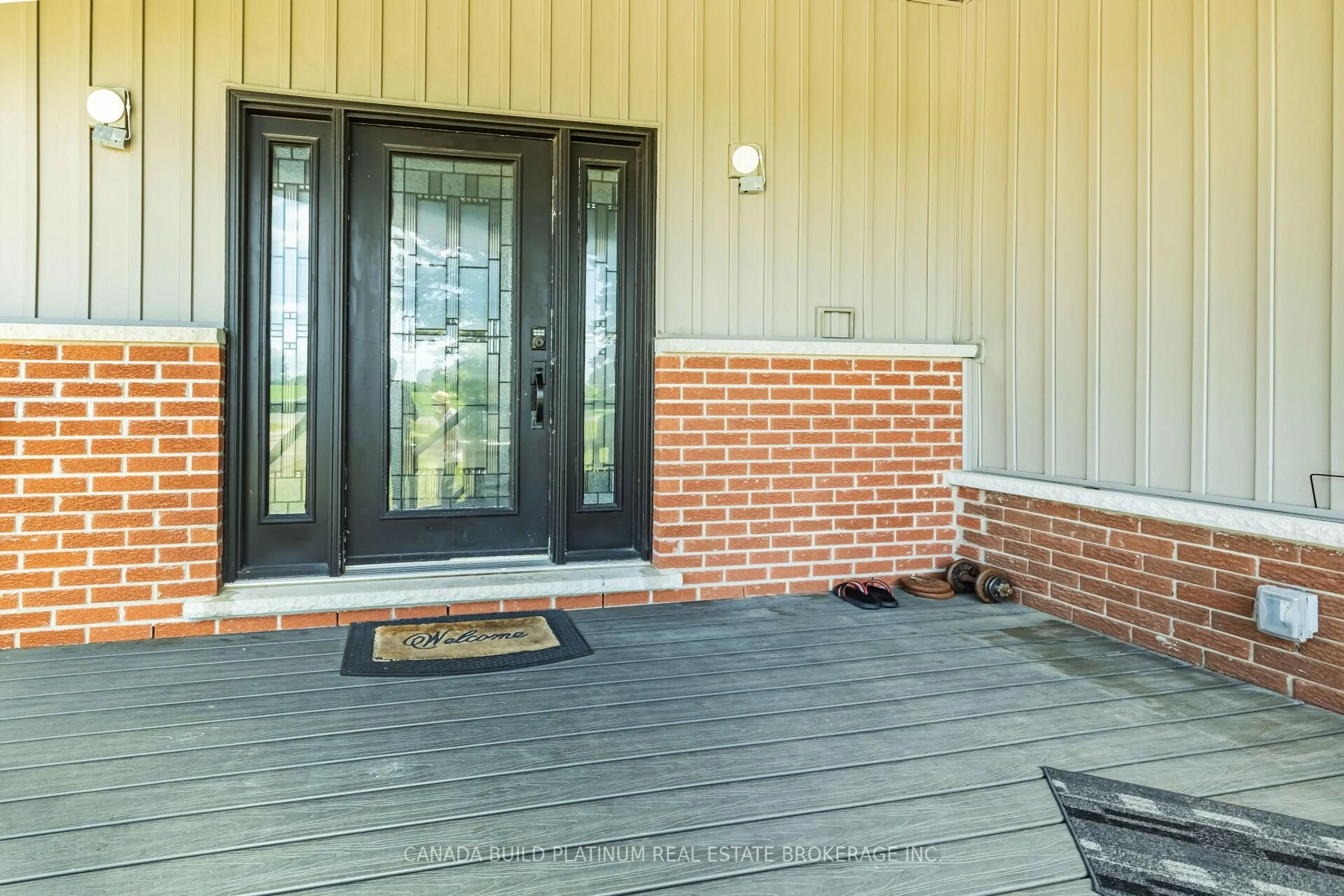 Indoor entryway for 4119 Highway 6 Rd, Puslinch Ontario N0B 2J0