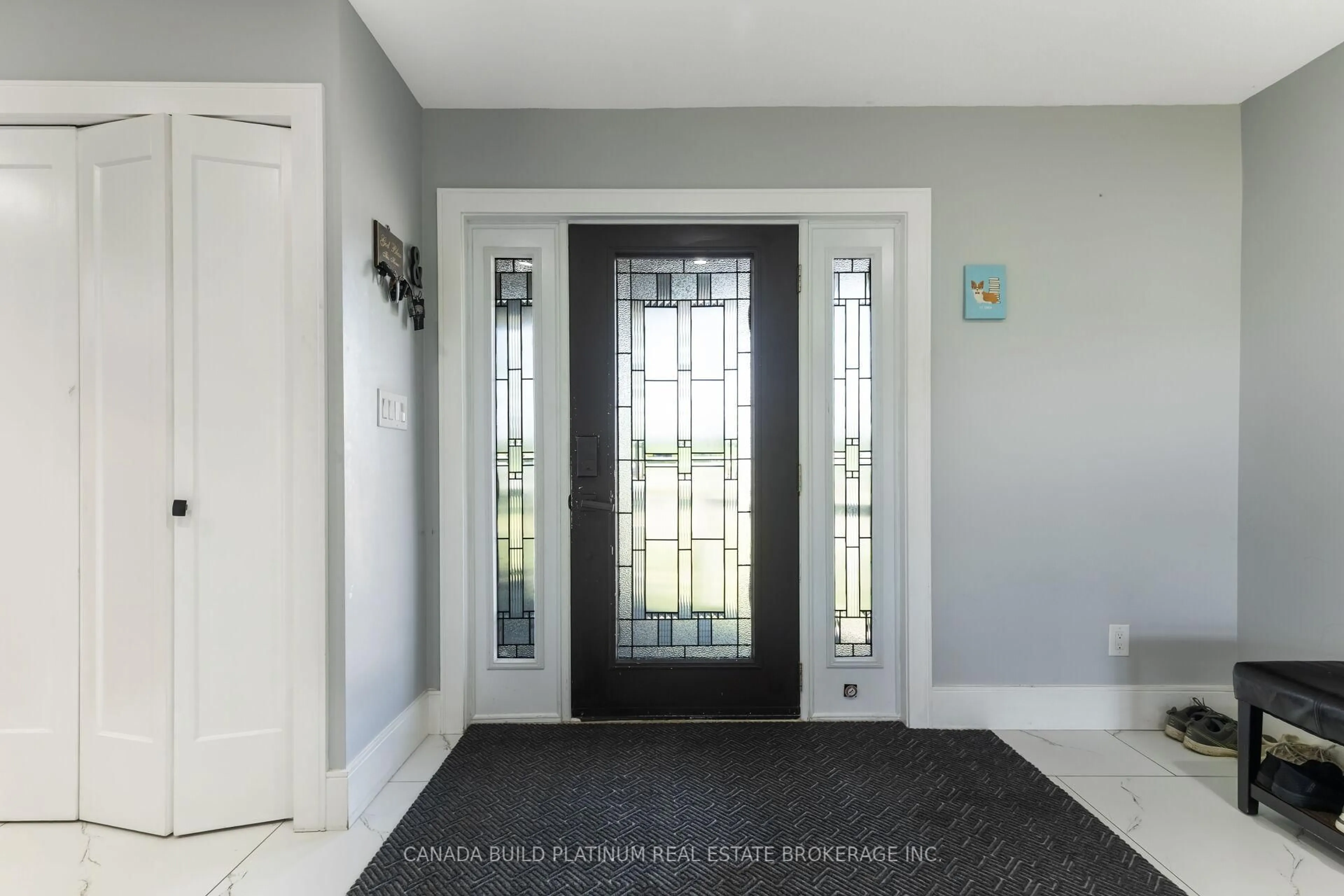 Indoor entryway for 4119 Highway 6 Rd, Puslinch Ontario N0B 2J0