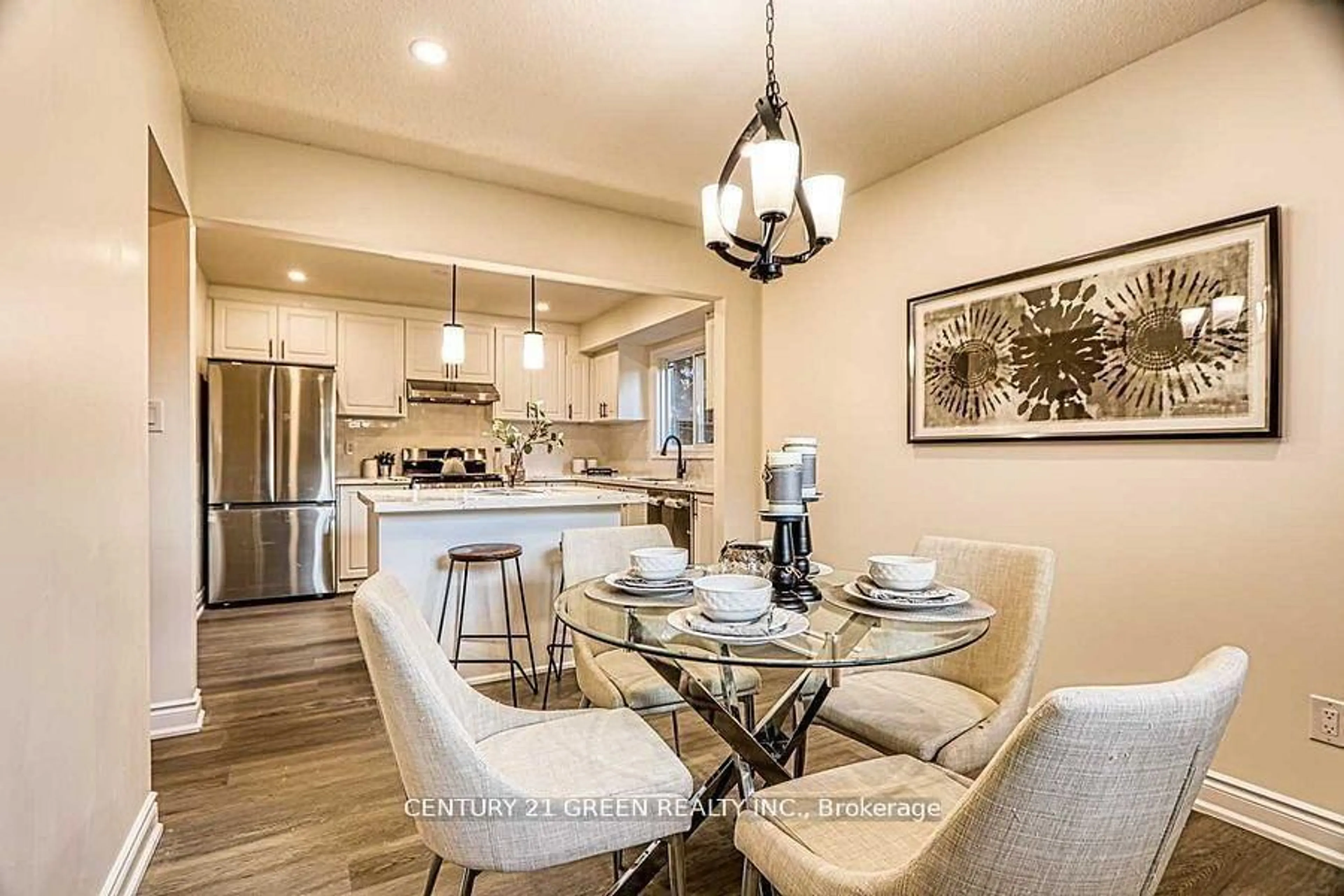 Open concept kitchen, unknown for 164 Gardiner Dr, Hamilton Ontario L9C 6N4