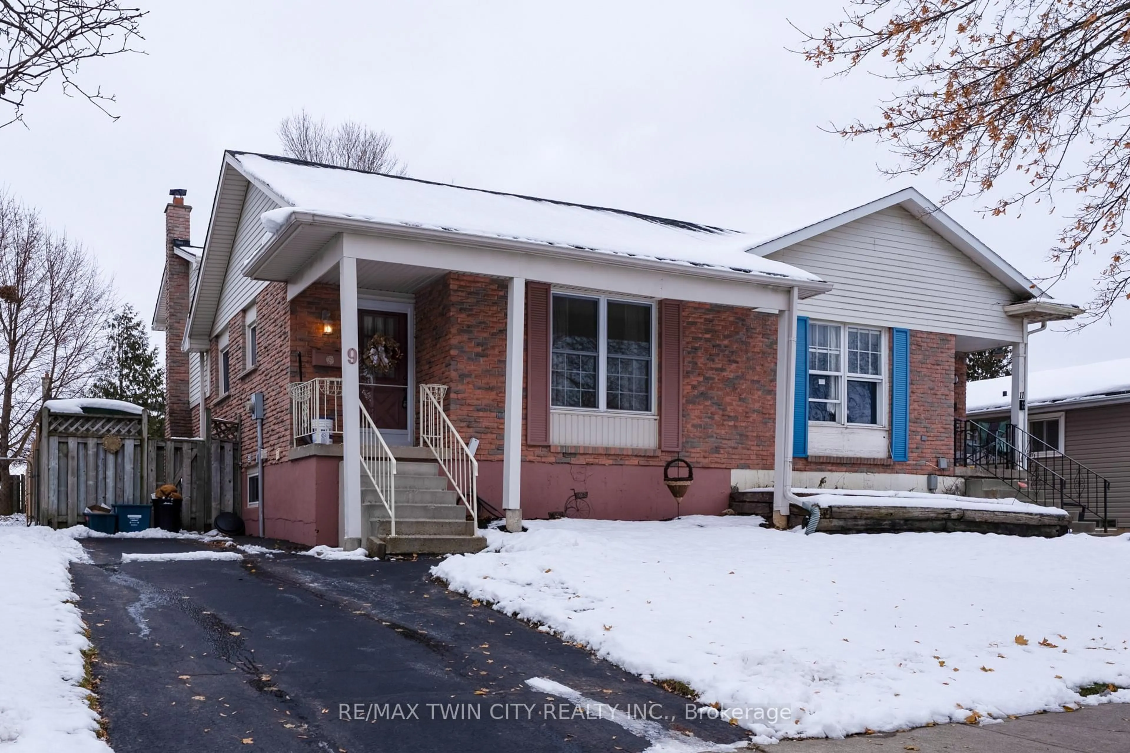 Unknown for 9 Max Webster Rd, Brantford Ontario N3P 1G5