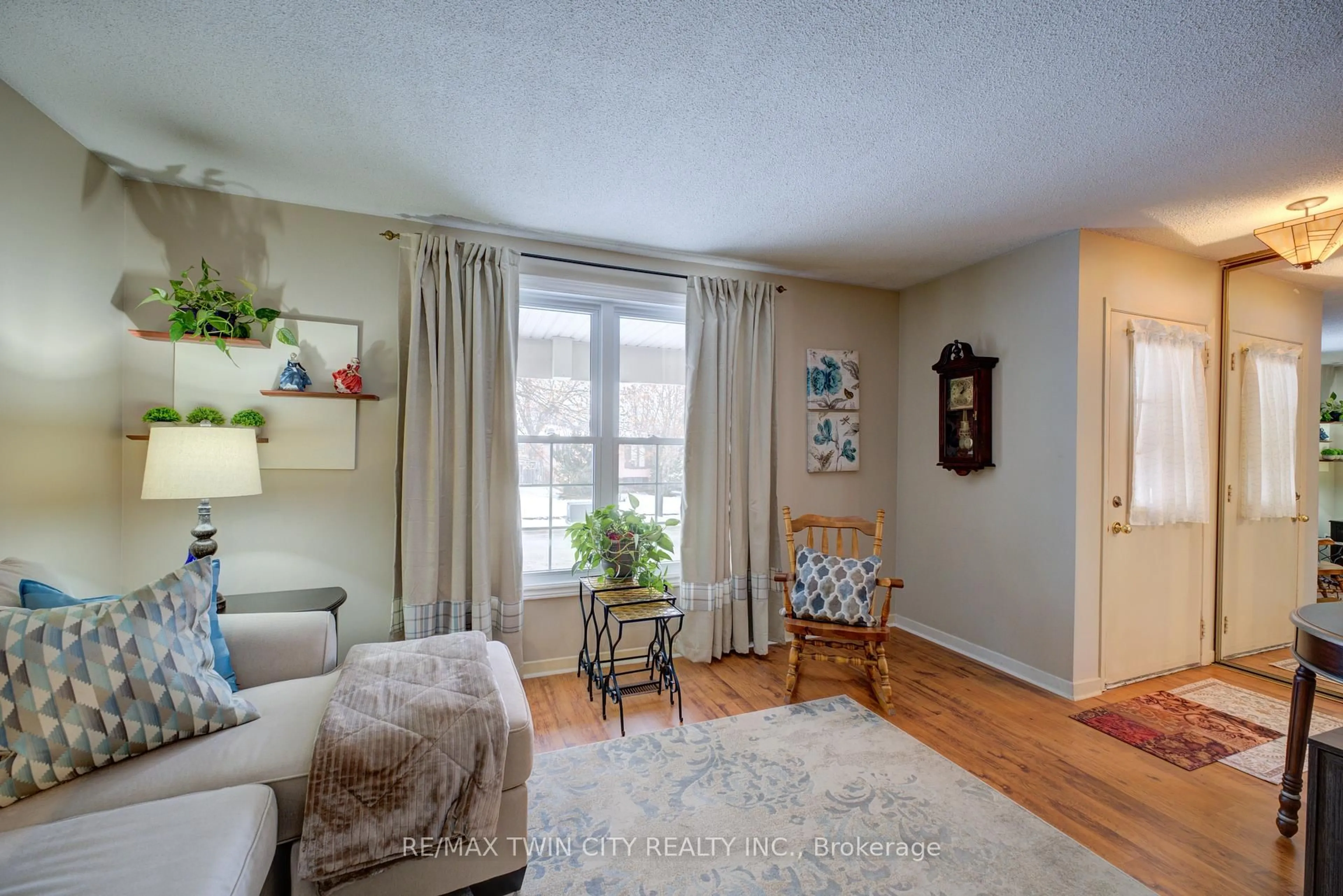 Living room with furniture, unknown for 9 Max Webster Rd, Brantford Ontario N3P 1G5