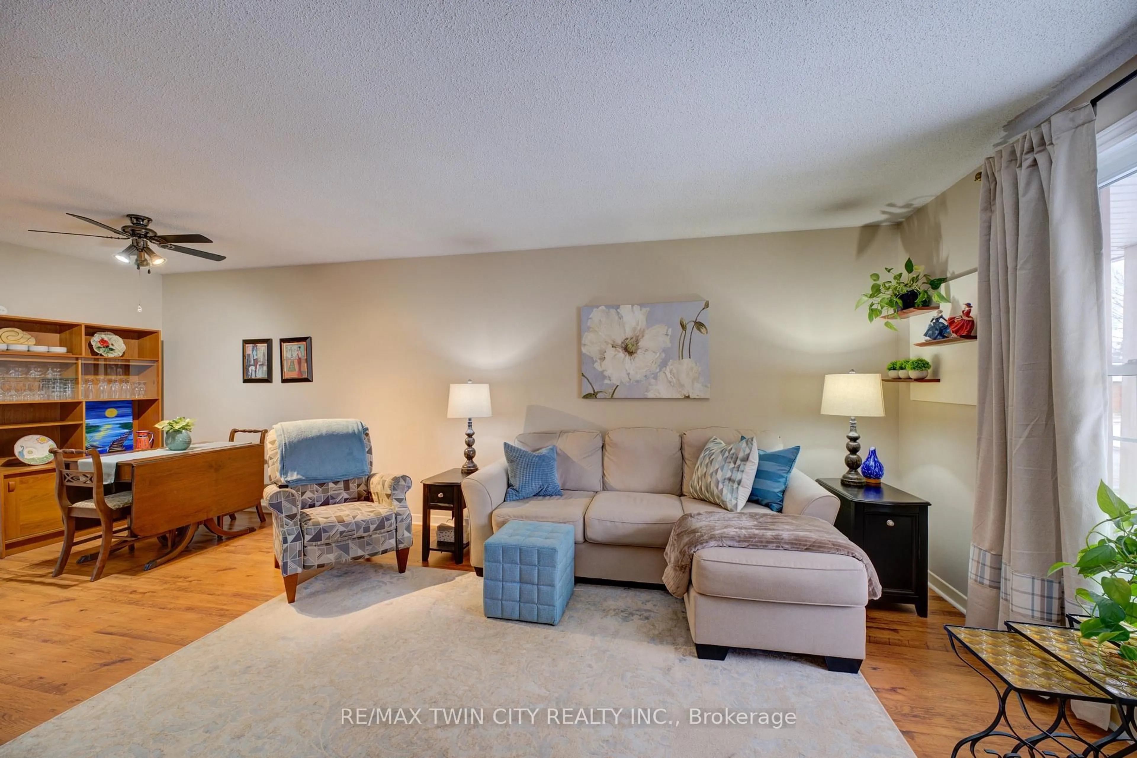 Living room with furniture, unknown for 9 Max Webster Rd, Brantford Ontario N3P 1G5