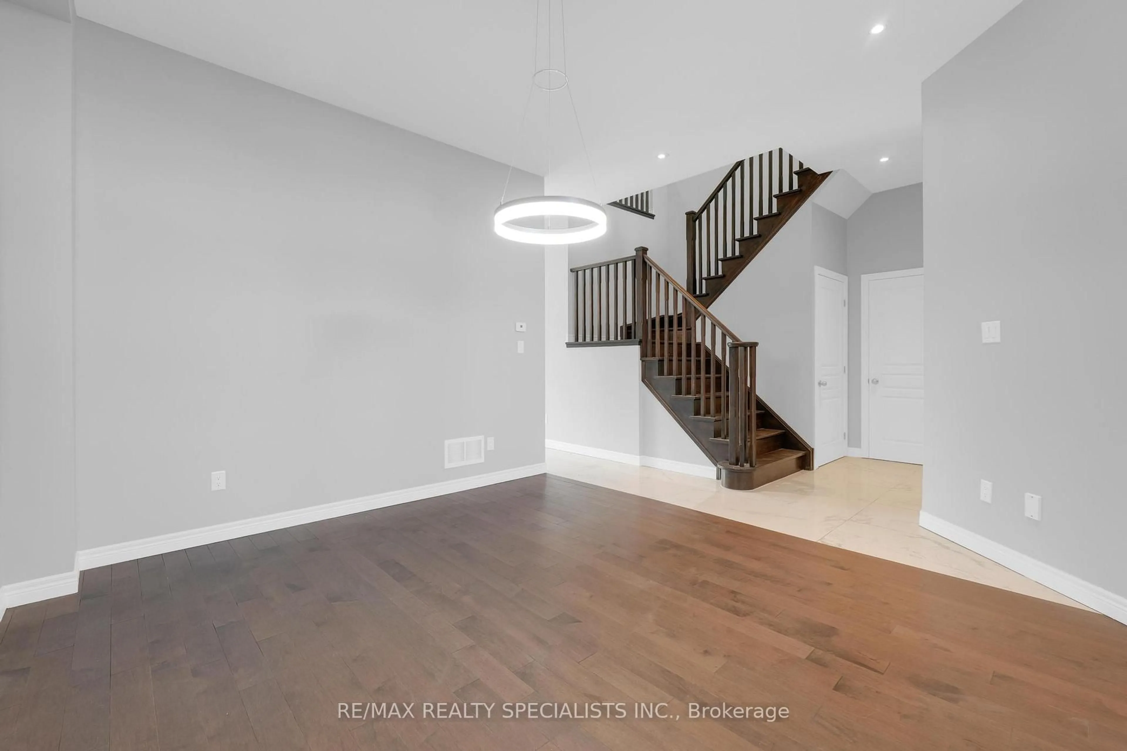 Unknown for 41 Donland Ave, Grimsby Ontario L3M 1M1