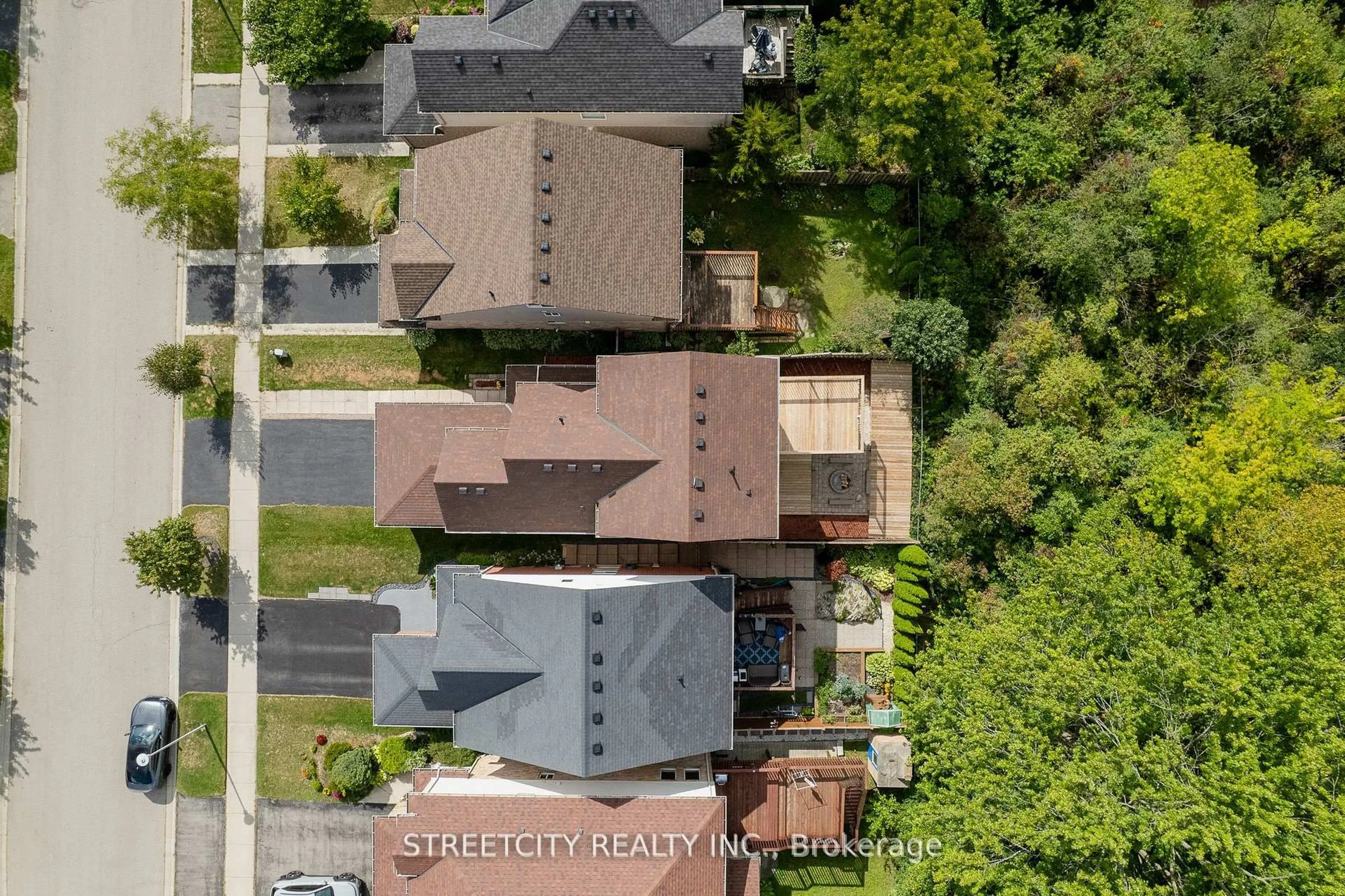 A pic from outside/outdoor area/front of a property/back of a property/a pic from drone, city buildings view from balcony for 835 Sandcherry St, London North Ontario N6H 5V1
