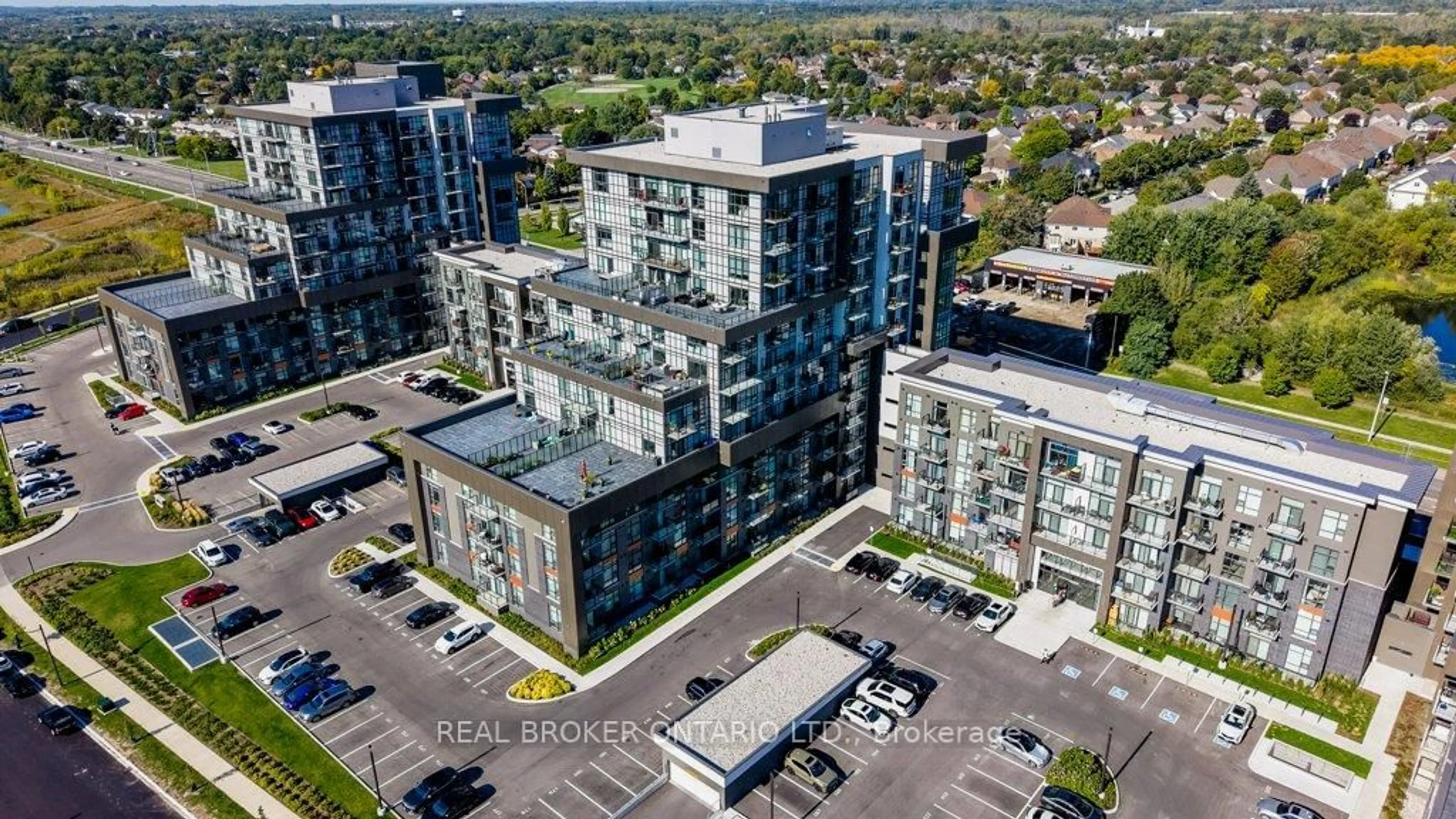 A pic from outside/outdoor area/front of a property/back of a property/a pic from drone, city buildings view from balcony for 460 Dundas St #1108, Hamilton Ontario L0R 2H4