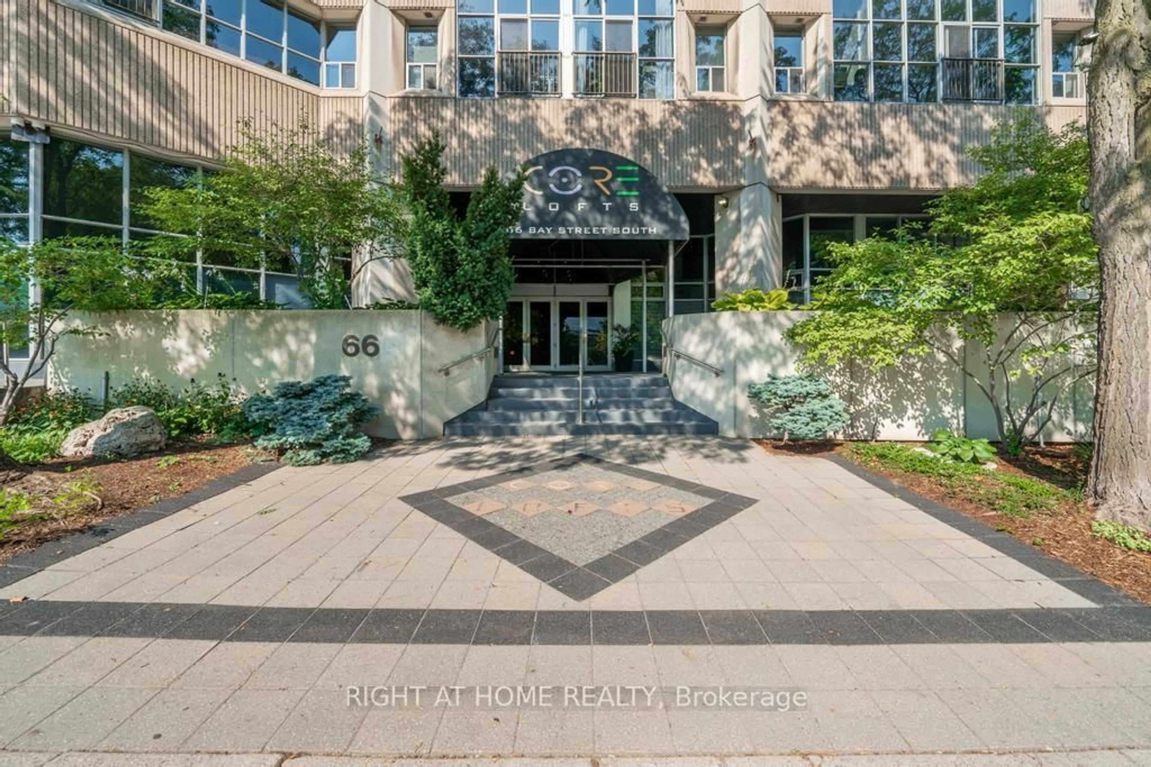 Indoor foyer for 66 Bay St #502, Hamilton Ontario L8P 4Z6