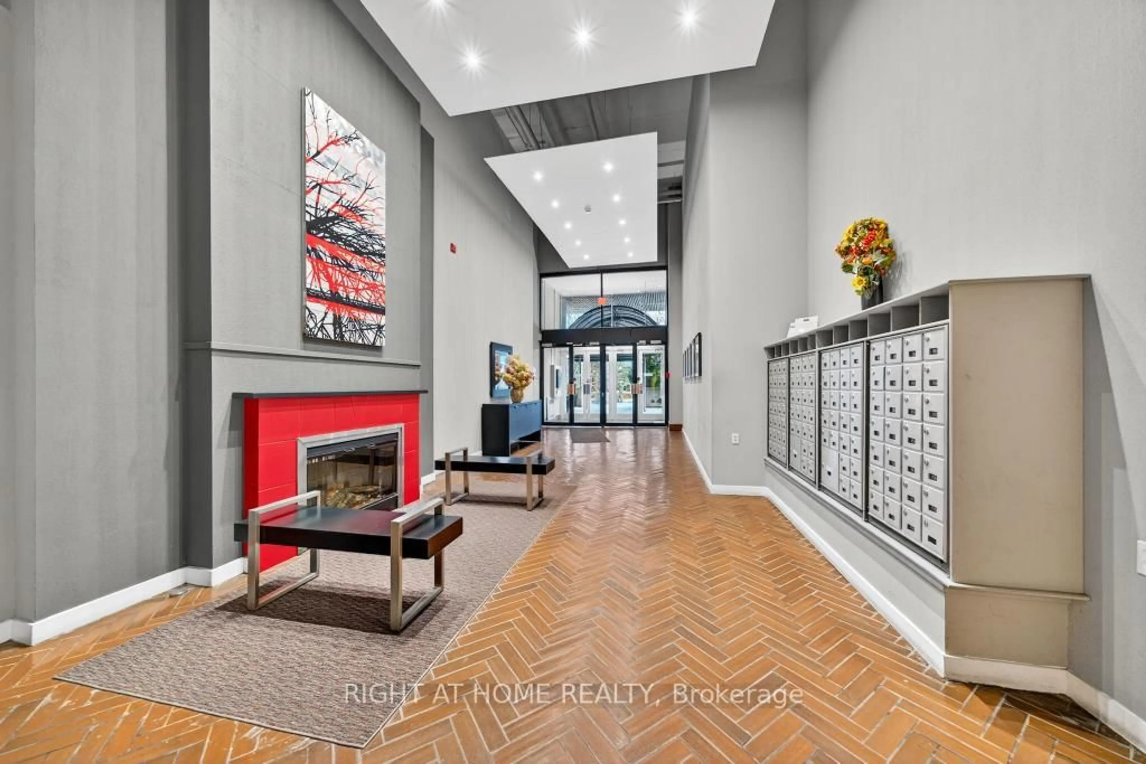 Indoor foyer for 66 Bay St #502, Hamilton Ontario L8P 4Z6