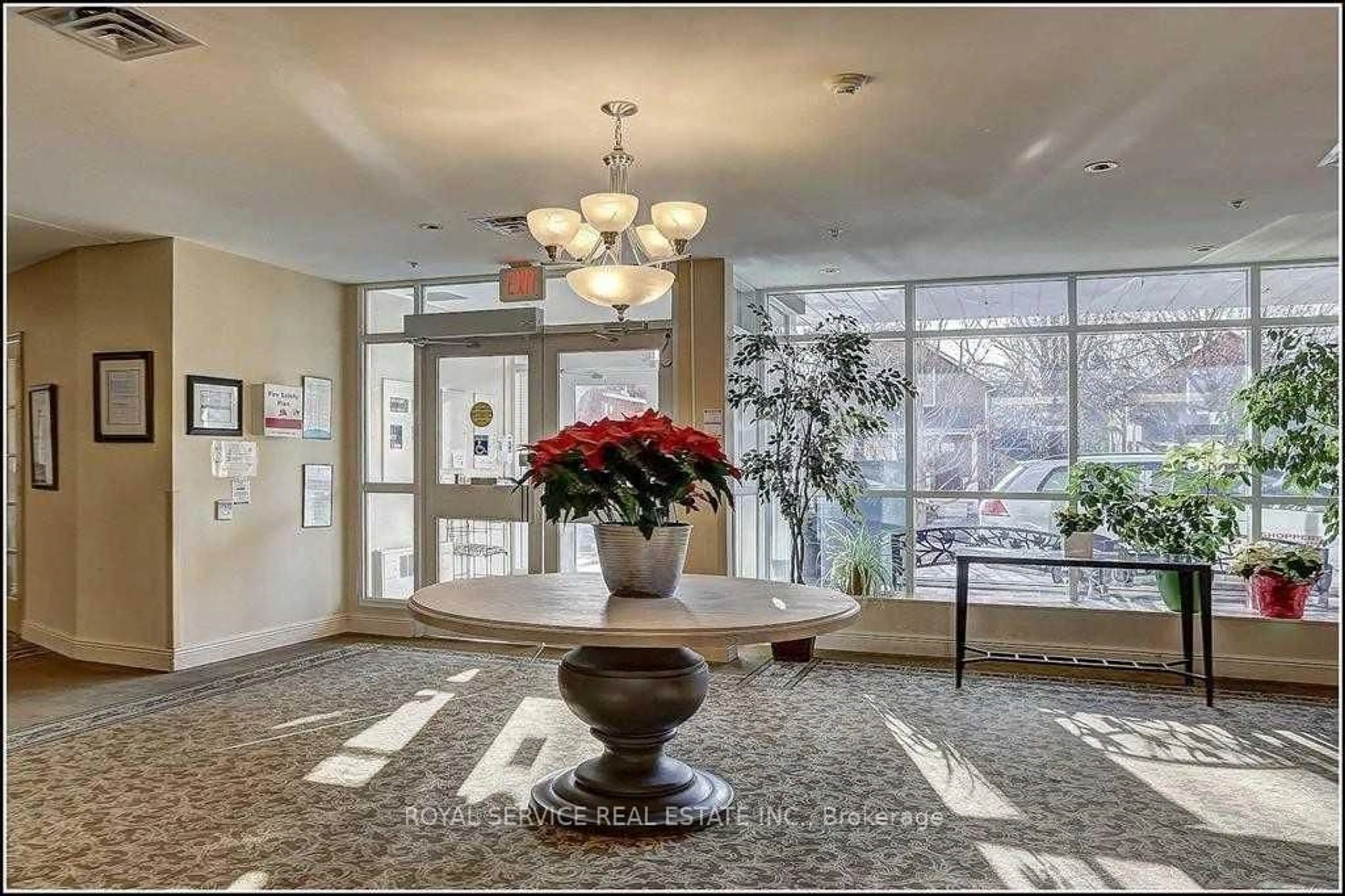 Indoor foyer for 240 Chapel St #222, Cobourg Ontario K9A 0E3