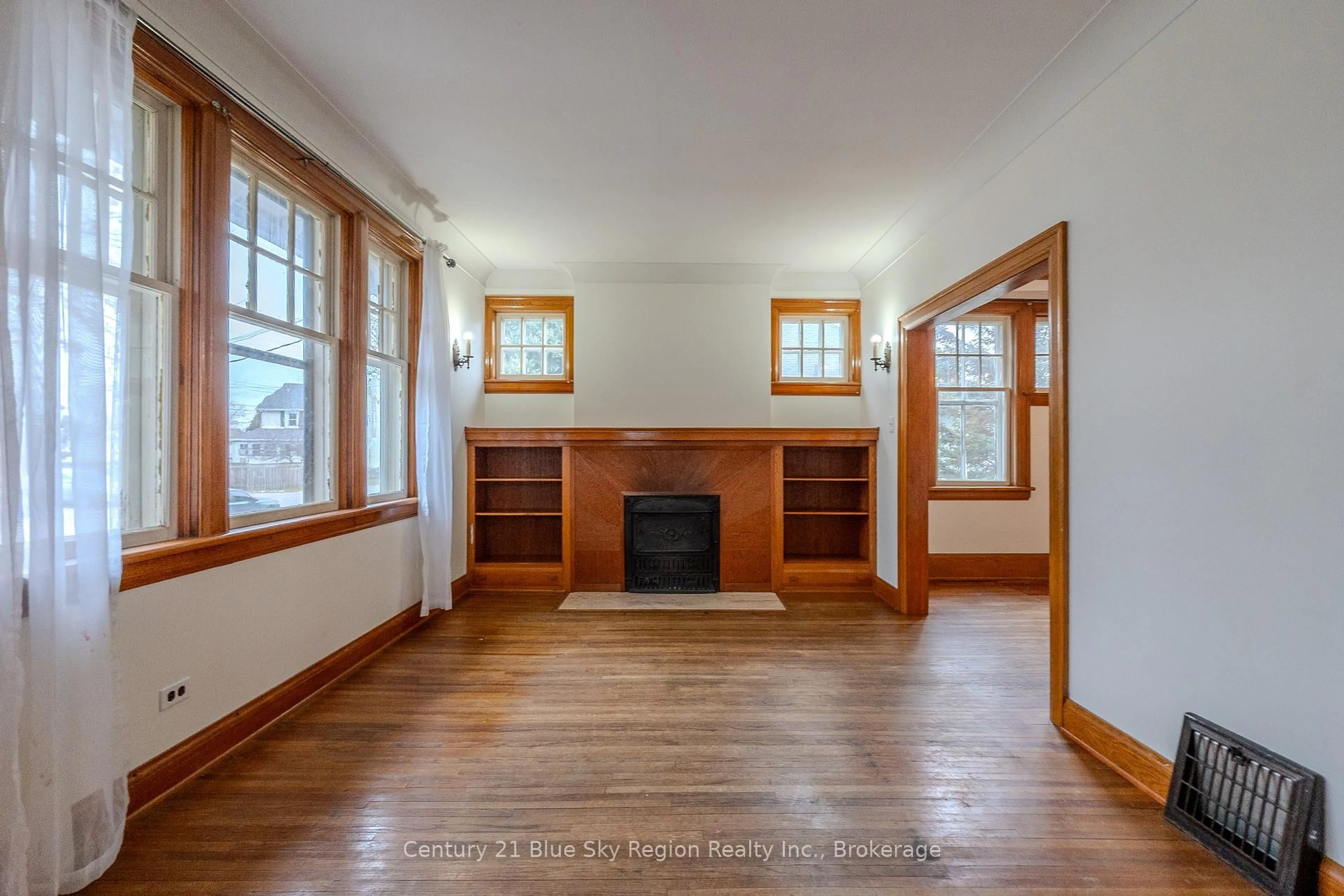 Unknown for 12 ROWE Ave, North Bay Ontario P1A 1W9