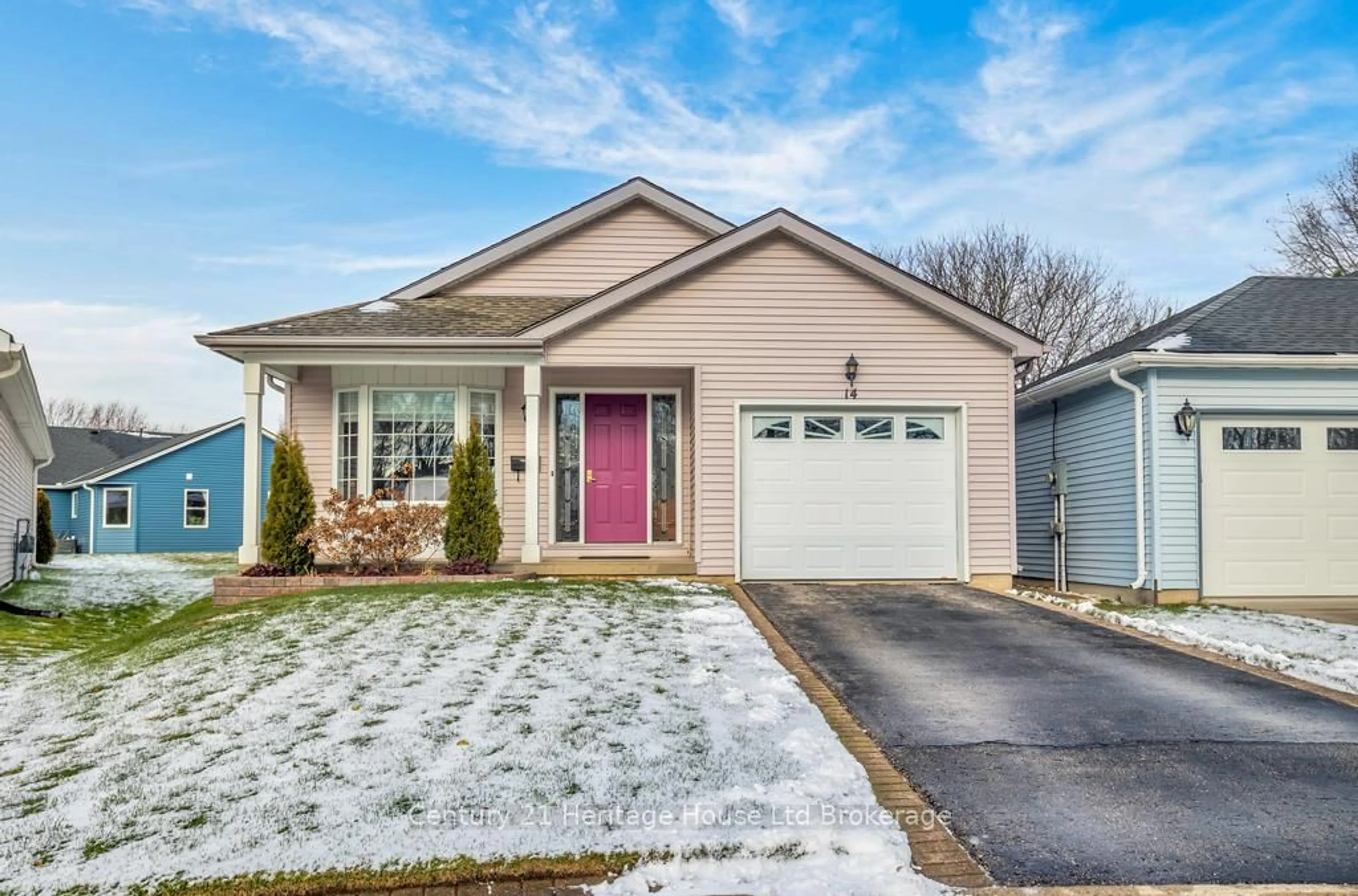 Home with vinyl exterior material, street for 14 McDonald Crt, Tillsonburg Ontario N4G 5L8