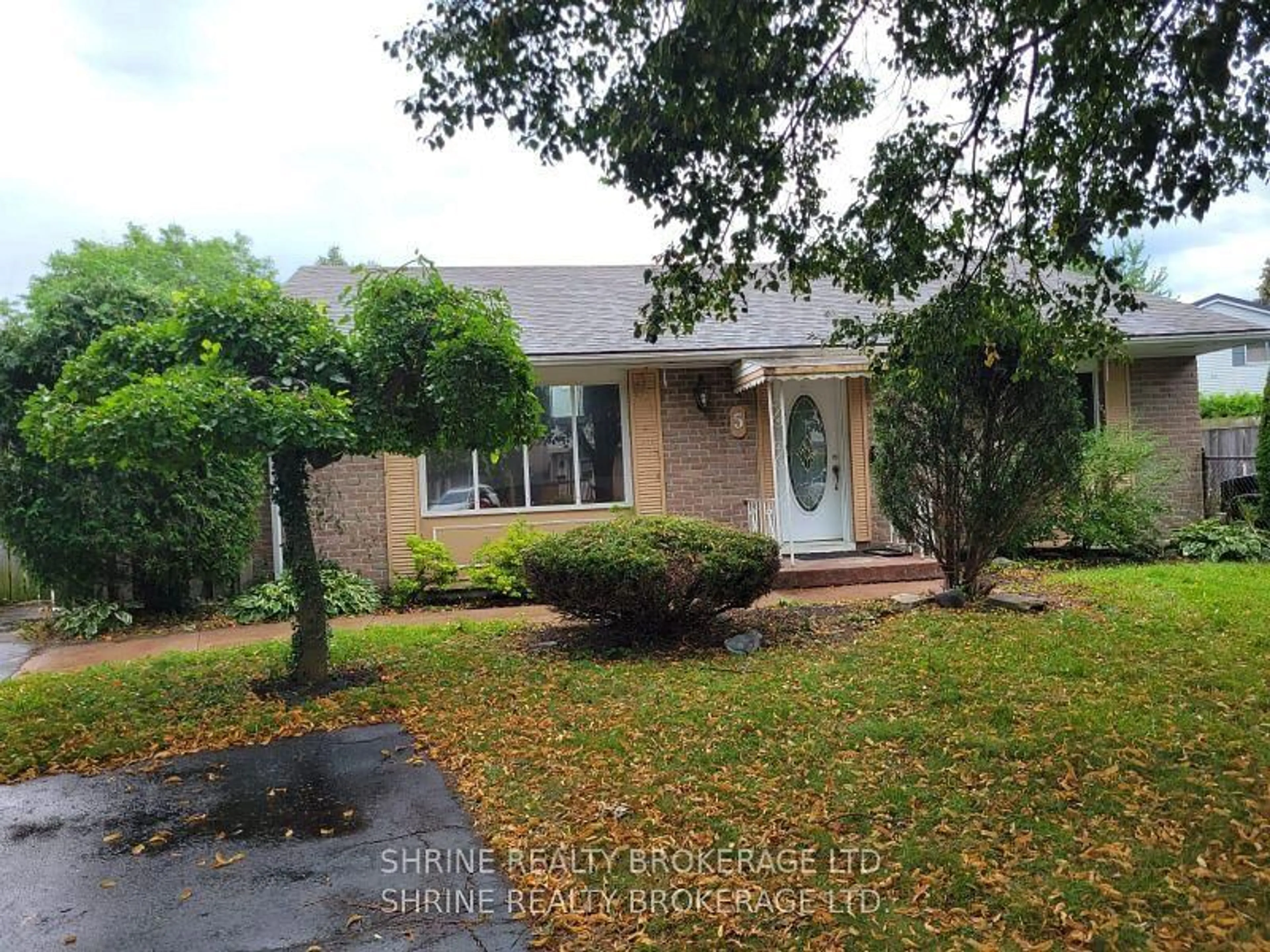 Unknown for 5 CAPRICE Cres, London East Ontario N5V 3L8