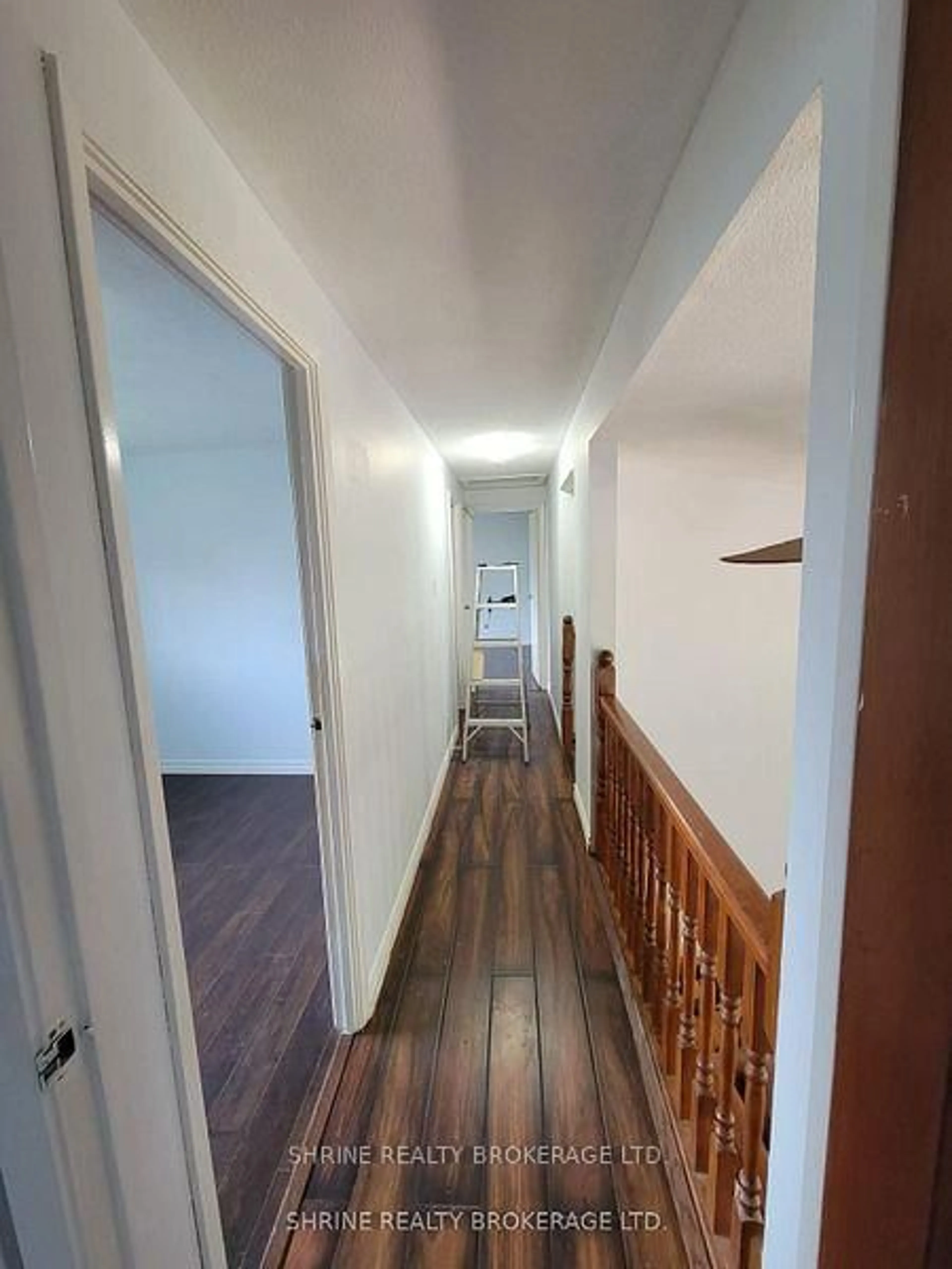 A pic of a room for 5 CAPRICE Cres, London East Ontario N5V 3L8