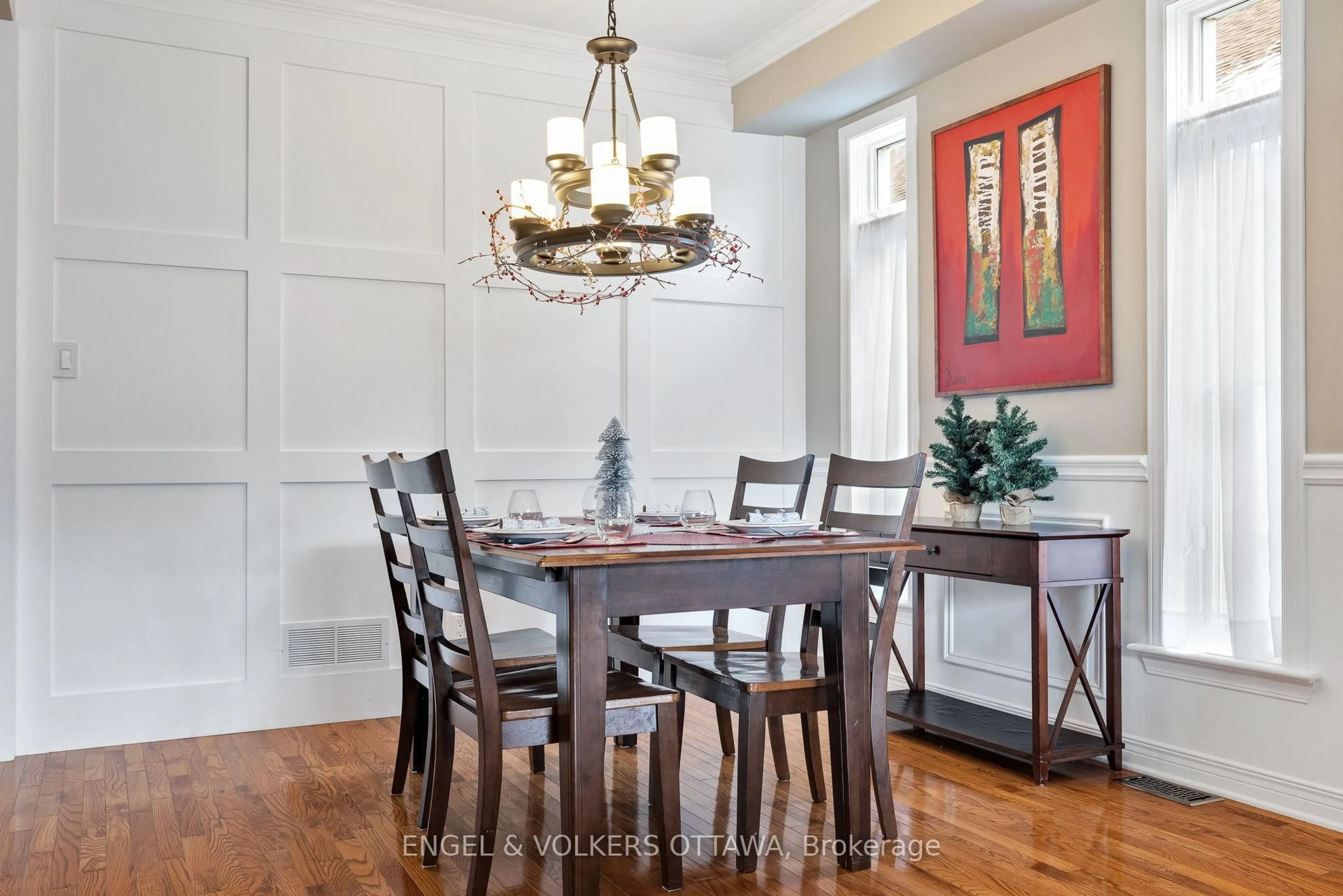 Dining room, wood/laminate floor for 823 Scala Ave, Orleans Ontario K4A 4M2