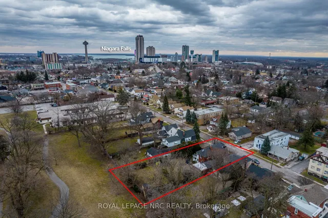 6107 Barker St, Niagara Falls 3