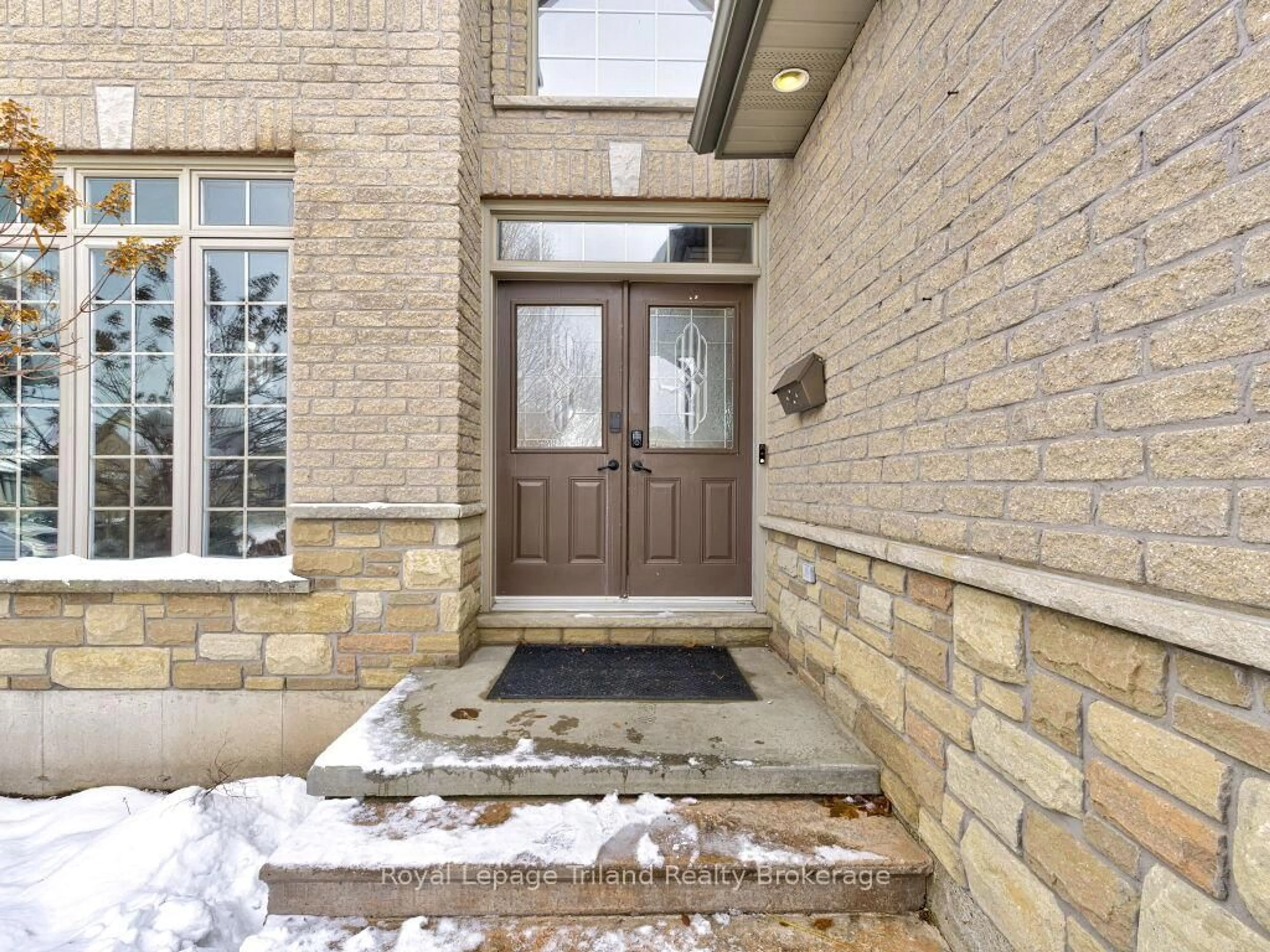 Indoor entryway for 761 Glenwood Rd, Woodstock Ontario N4T 0A6