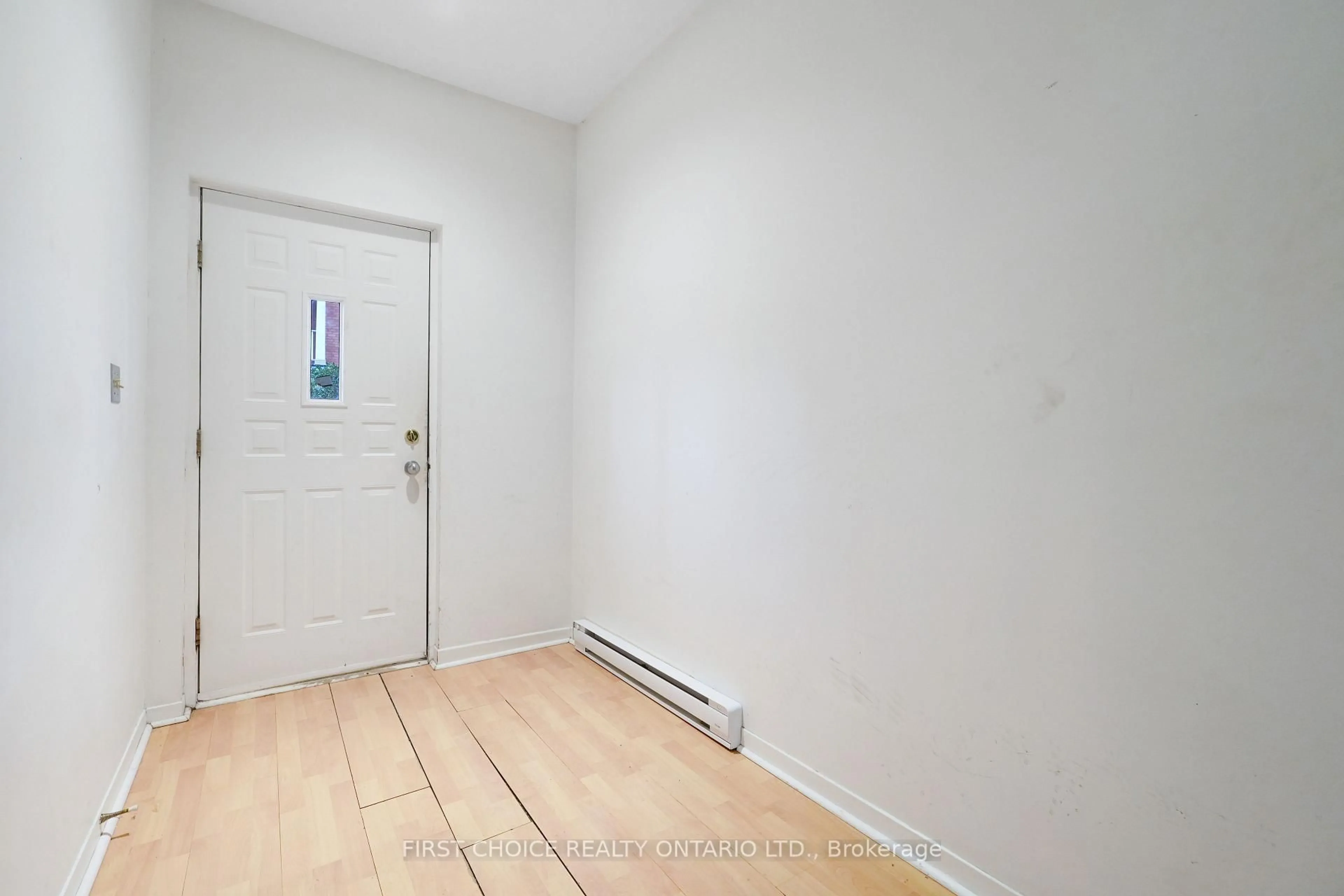 A pic of a room for 18 Rupert St, Ottawa Ontario K1S 3S3