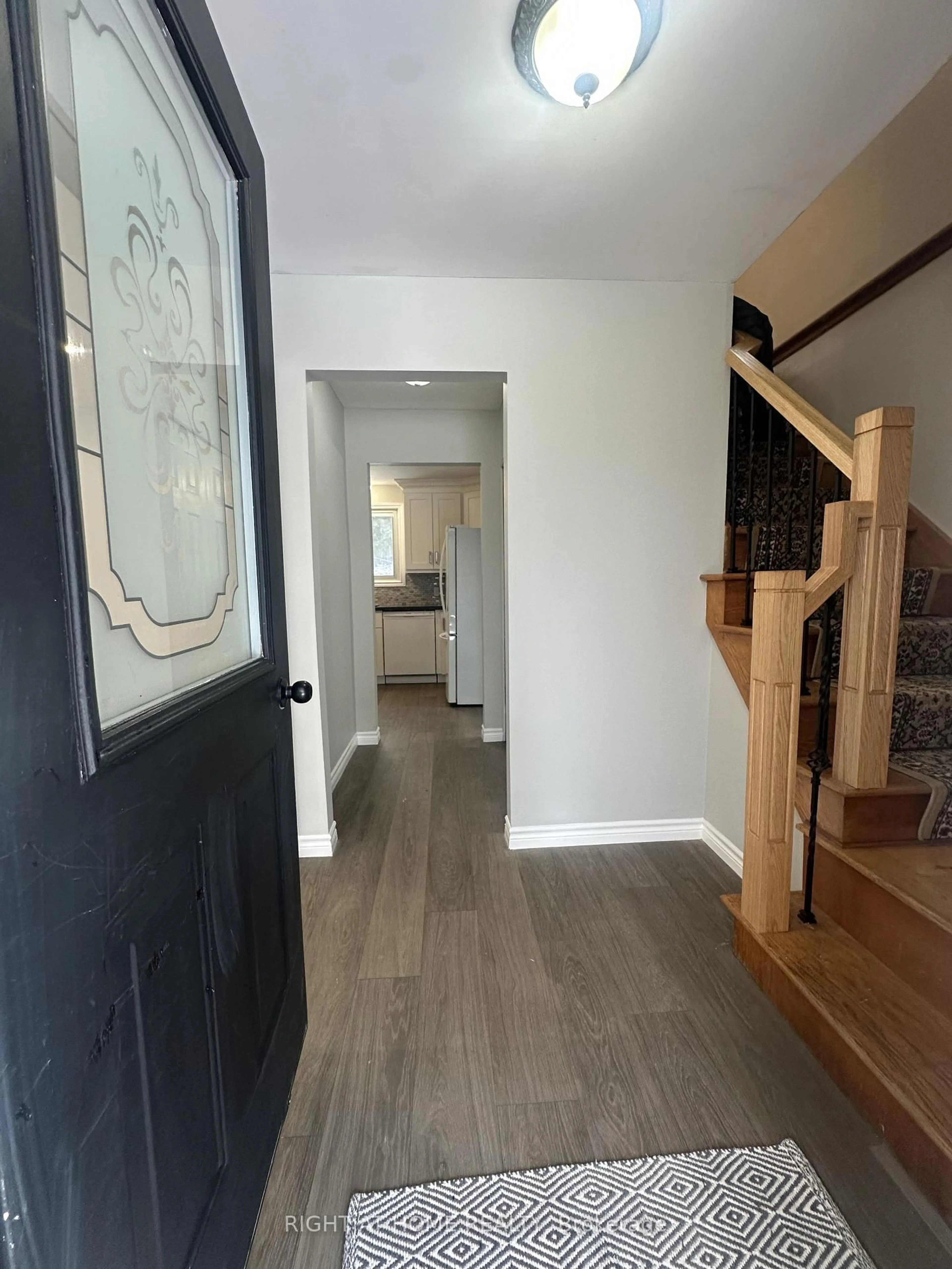 Indoor foyer for 340 CAVAN St, Port Hope Ontario L1A 3C5
