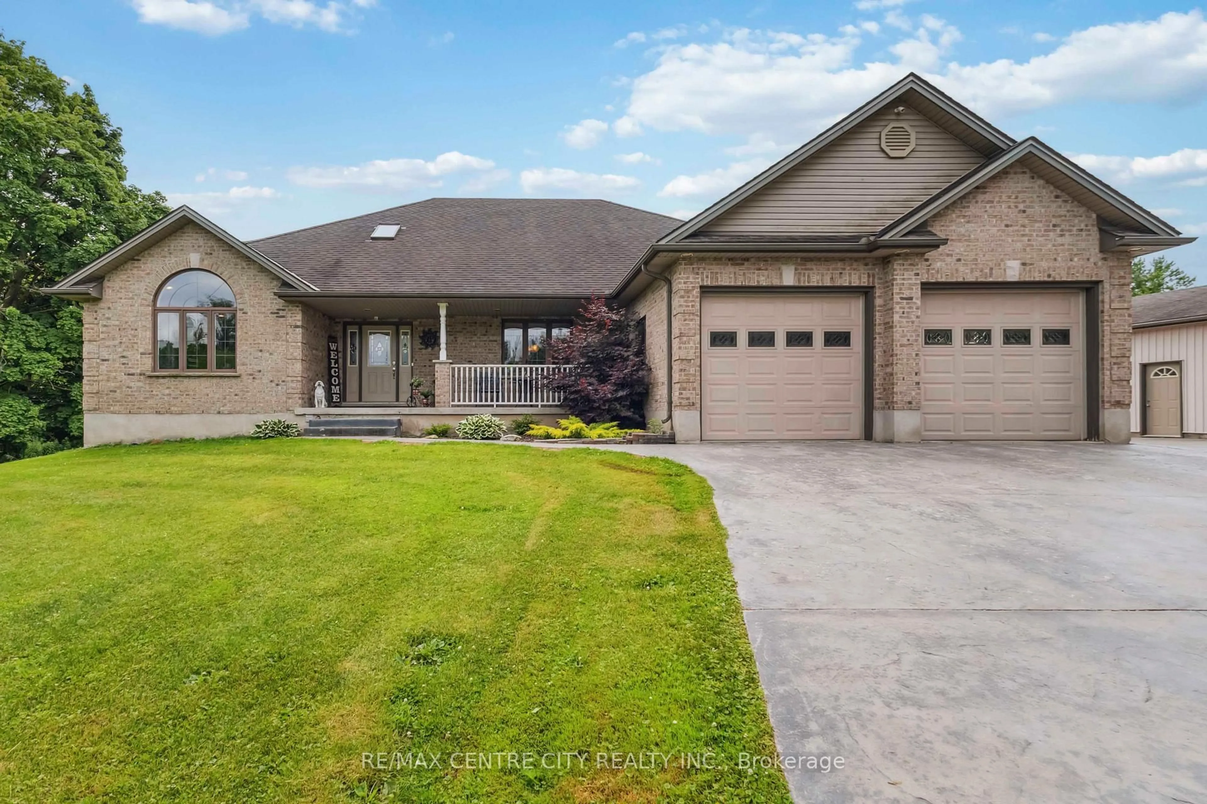 Home with brick exterior material, unknown for 1839 Parkhurst Ave, London East Ontario N5V 2C4