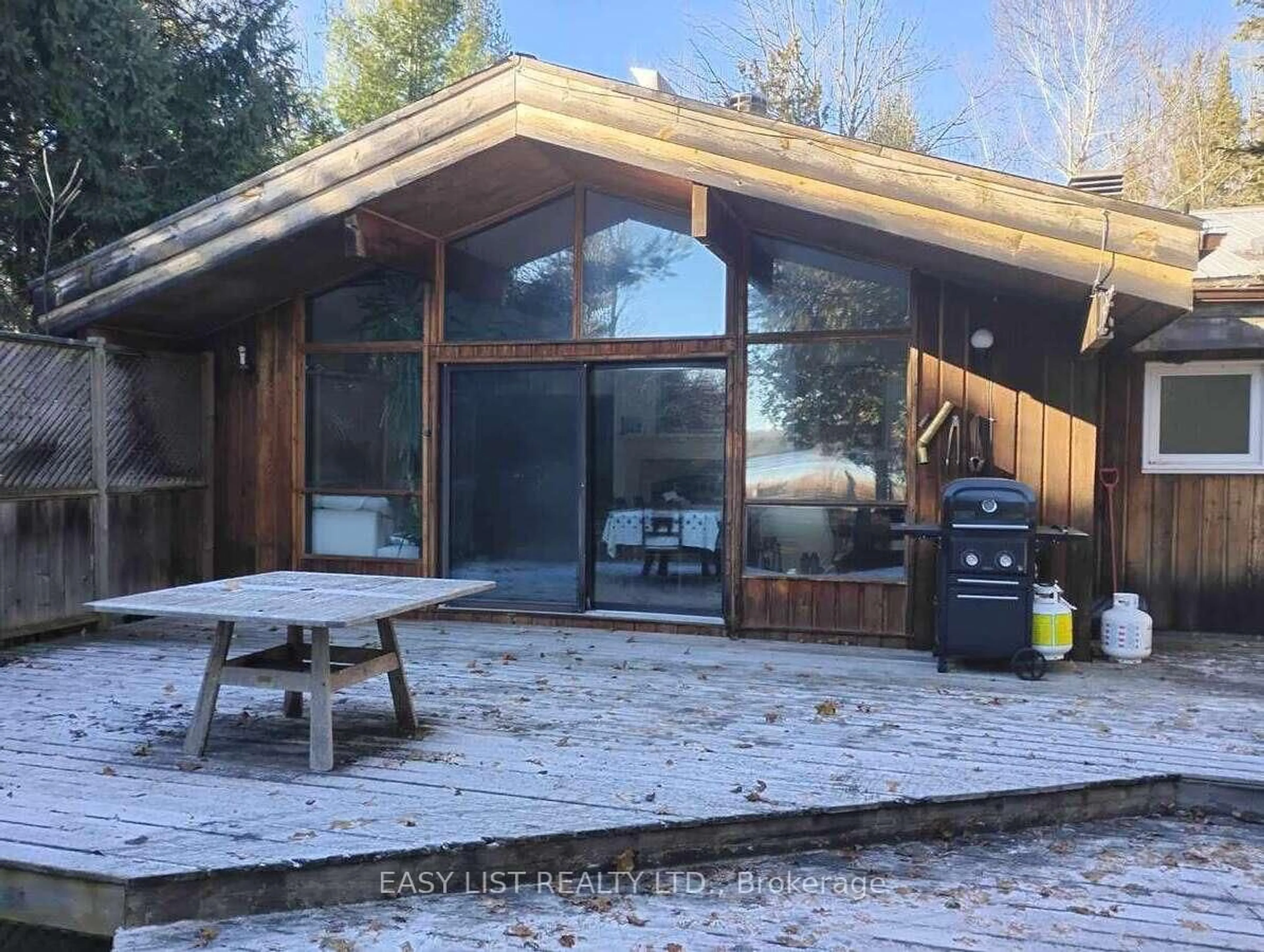 A pic from outside/outdoor area/front of a property/back of a property/a pic from drone, unknown for 571 Rideau River Rd, Merrickville Ontario K0G 1N0