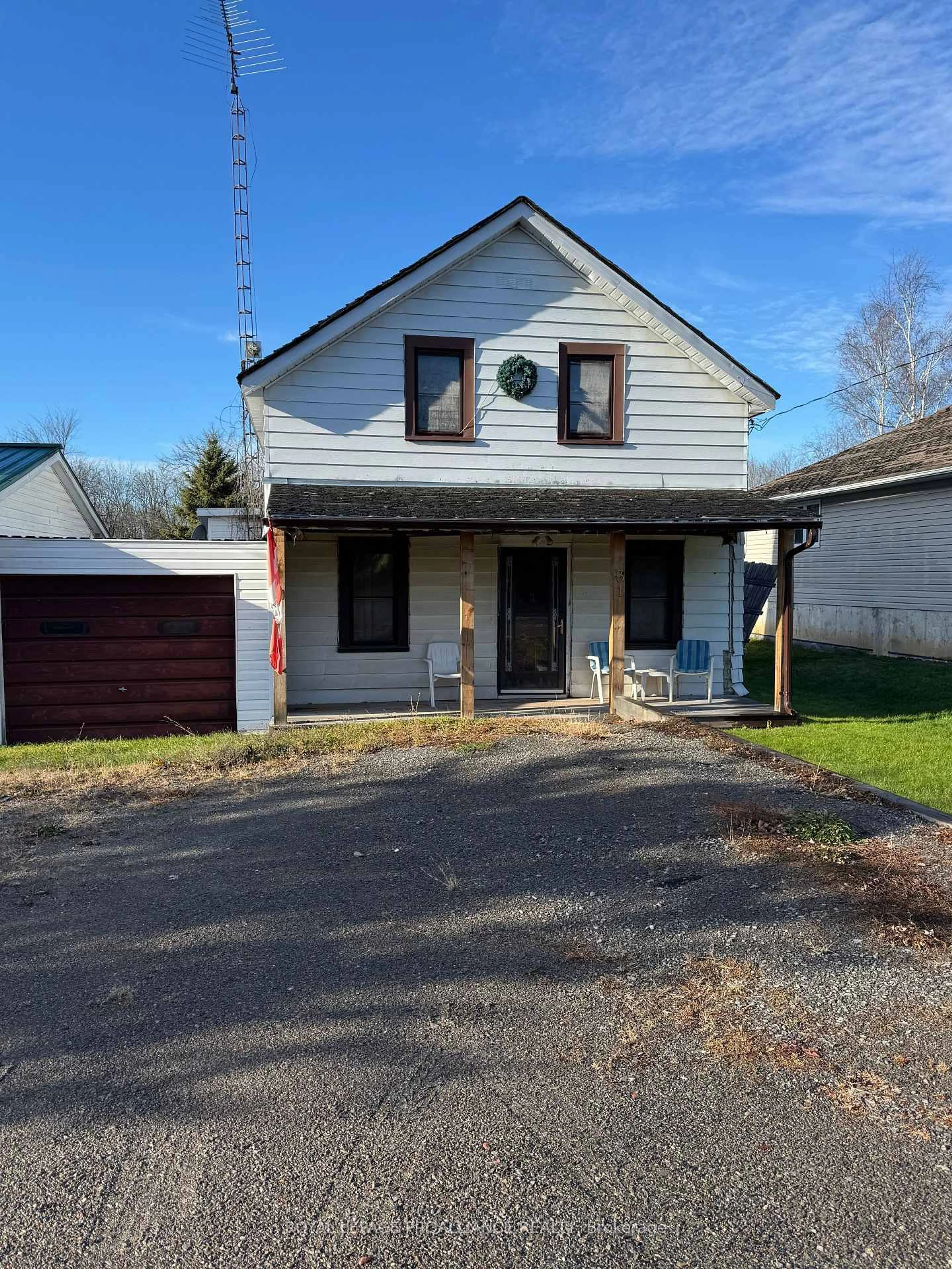 Unknown for 31 O'Brien St, Limoges Ontario K0K 2M0