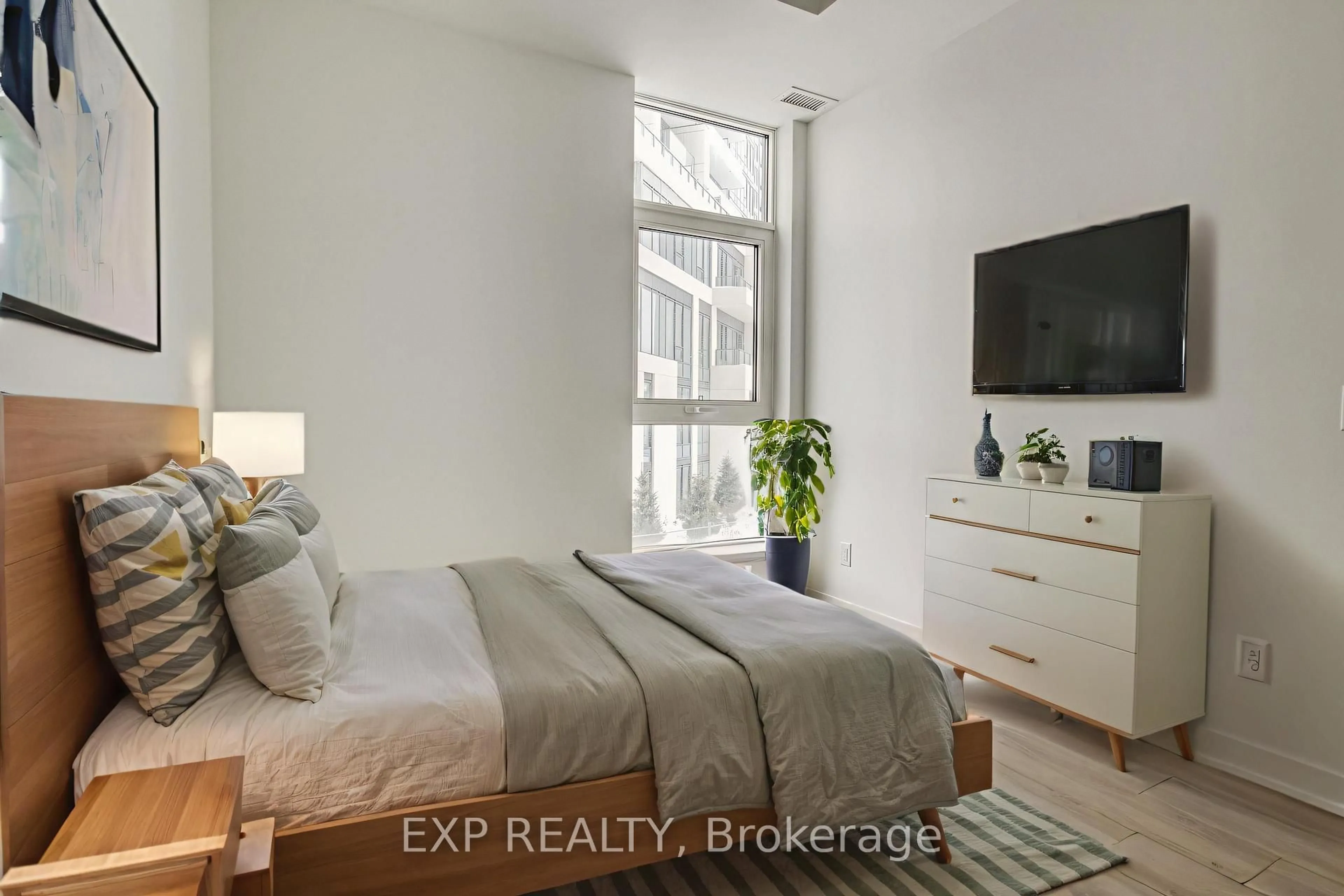 A pic of a room for 25 Wellington St #207, Kitchener Ontario N2G 0G5