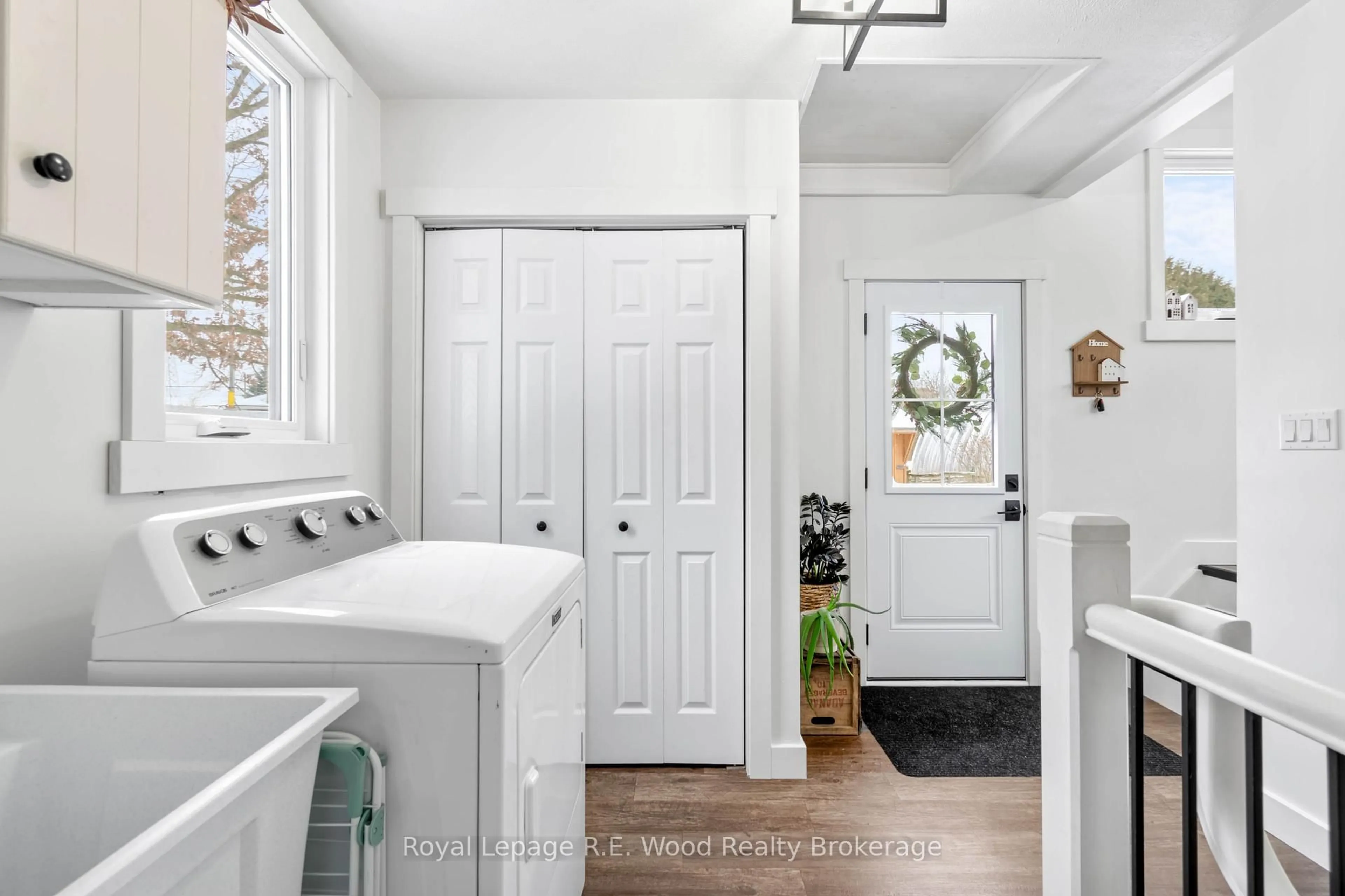 Laundry room for 188 John St, Norwich Ontario N0J 1R0