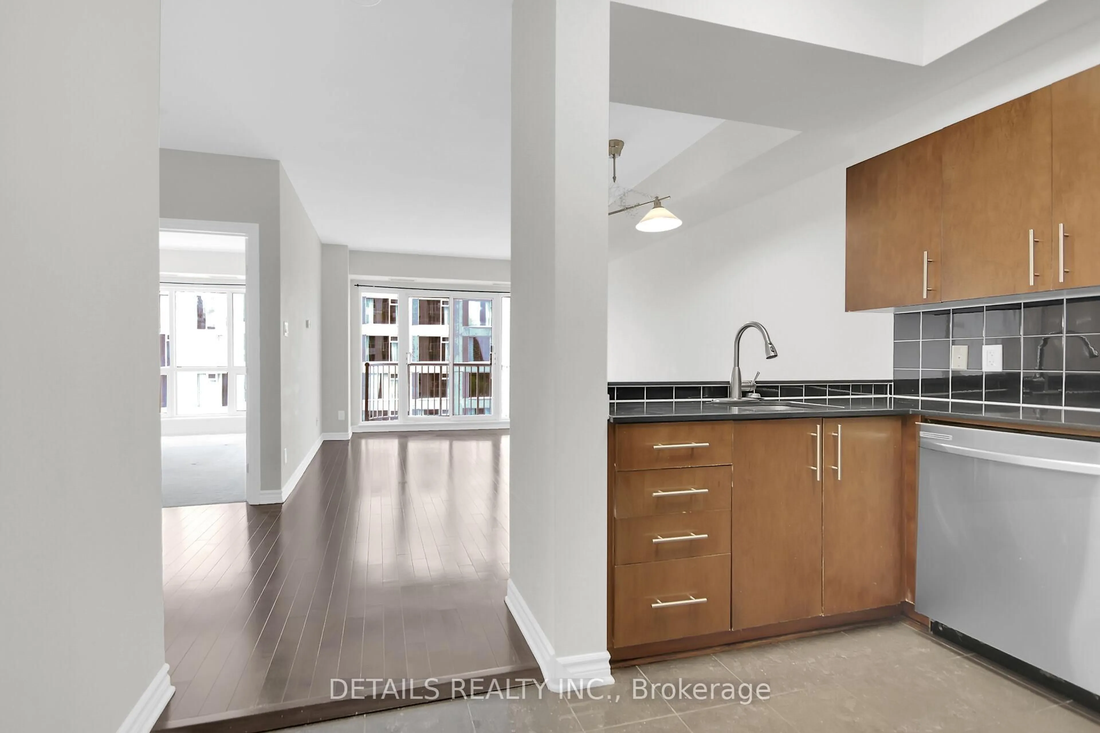 Unknown for 200 Rideau St #1202, Ottawa Ontario K1N 5Y1