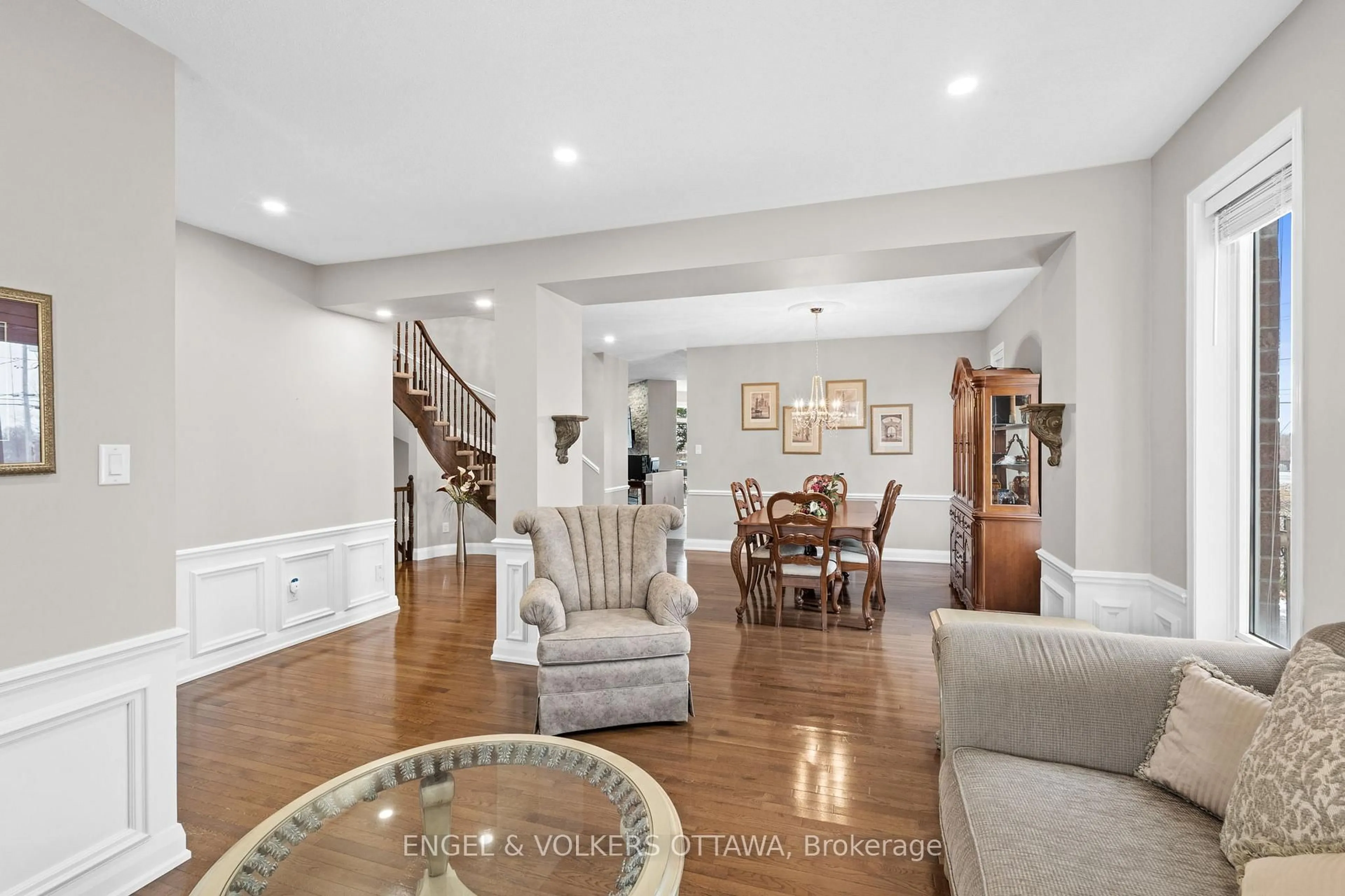 Unknown for 2931 Shadow Hill Cres, Ottawa Ontario K1T 3Y9