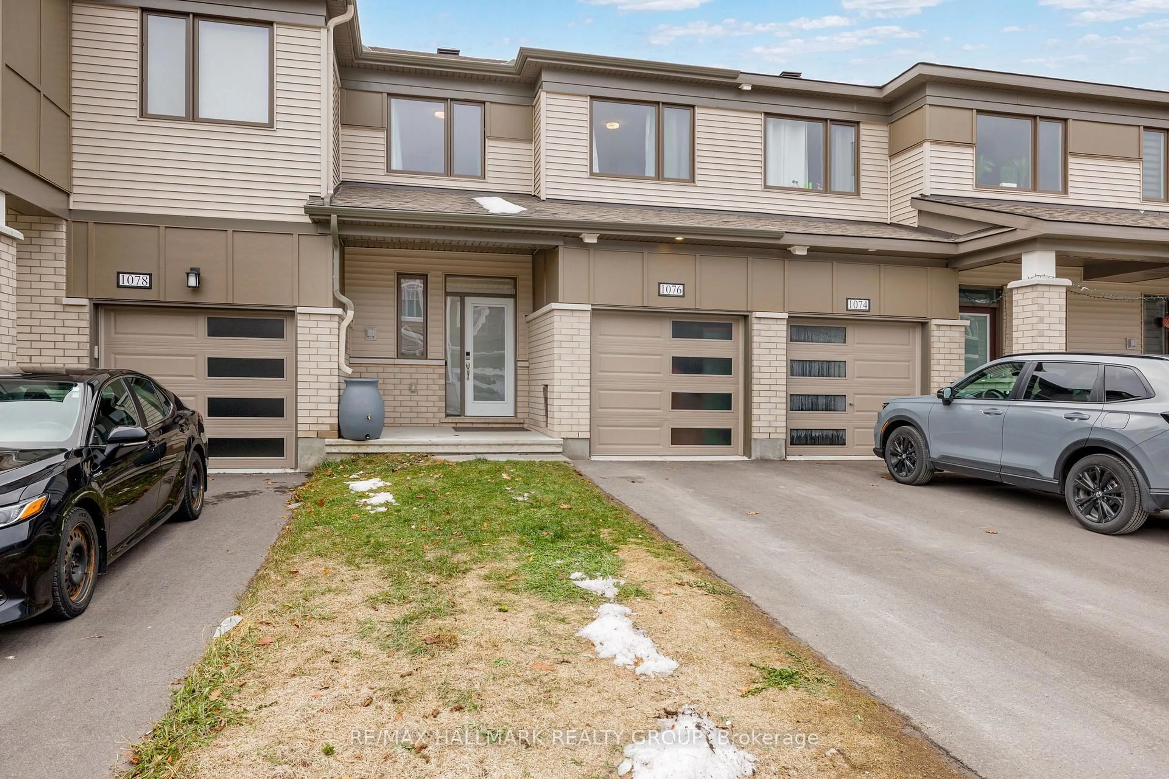 Unknown for 1076 CURRAGLASS Walk, Ottawa Ontario K2S 3A3