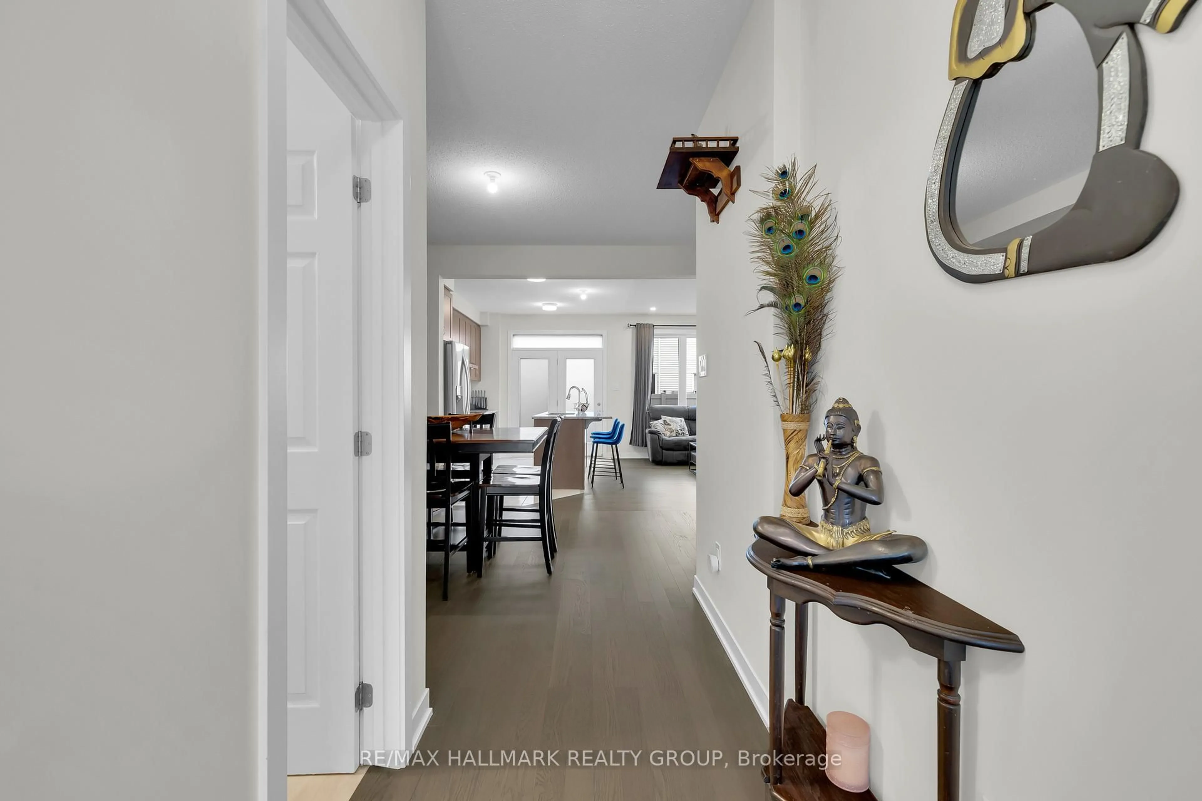 Indoor entryway for 1076 CURRAGLASS Walk, Ottawa Ontario K2S 3A3