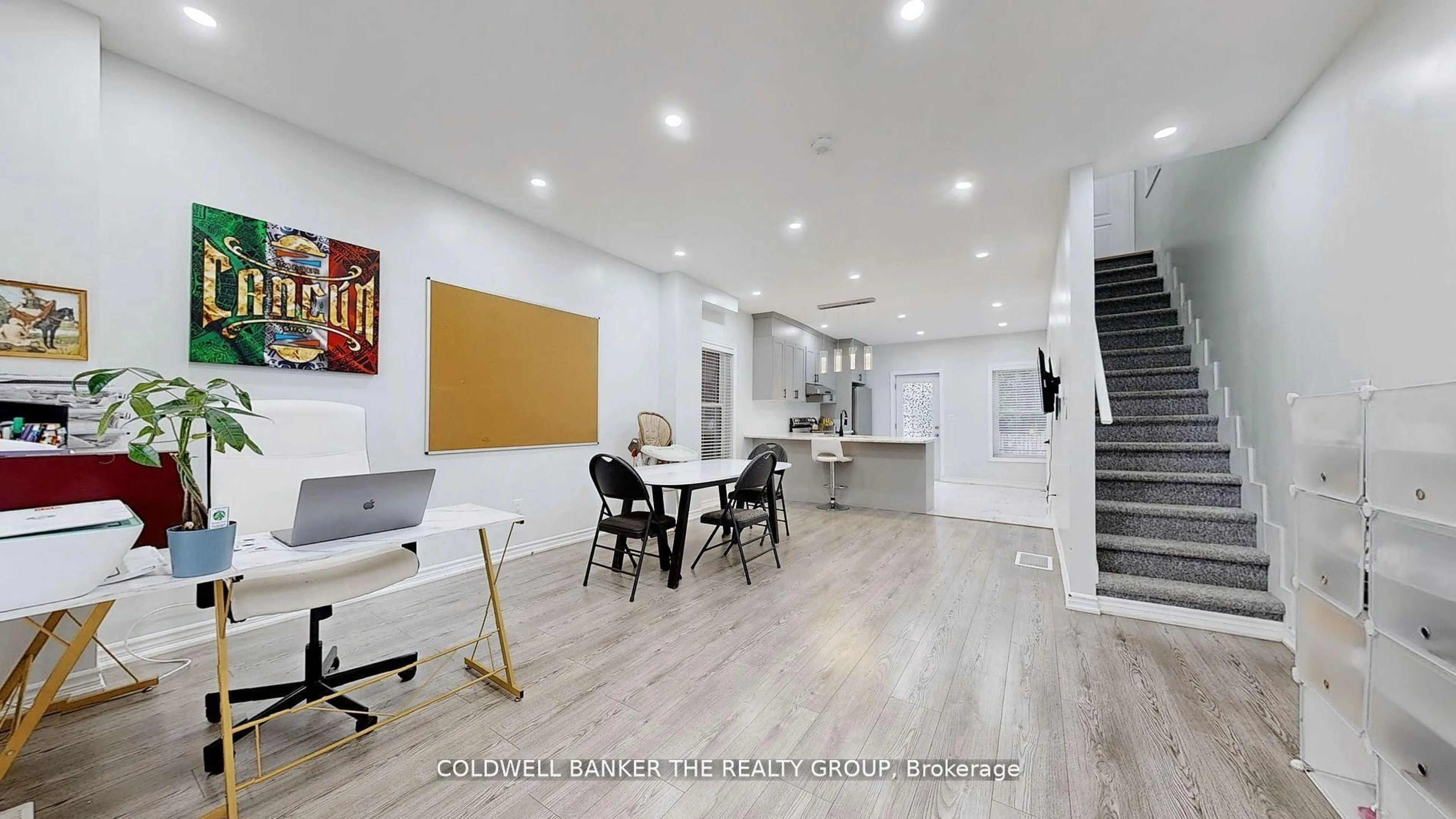 Unknown for 194 Simcoe St, Hamilton Ontario L8L 3P1