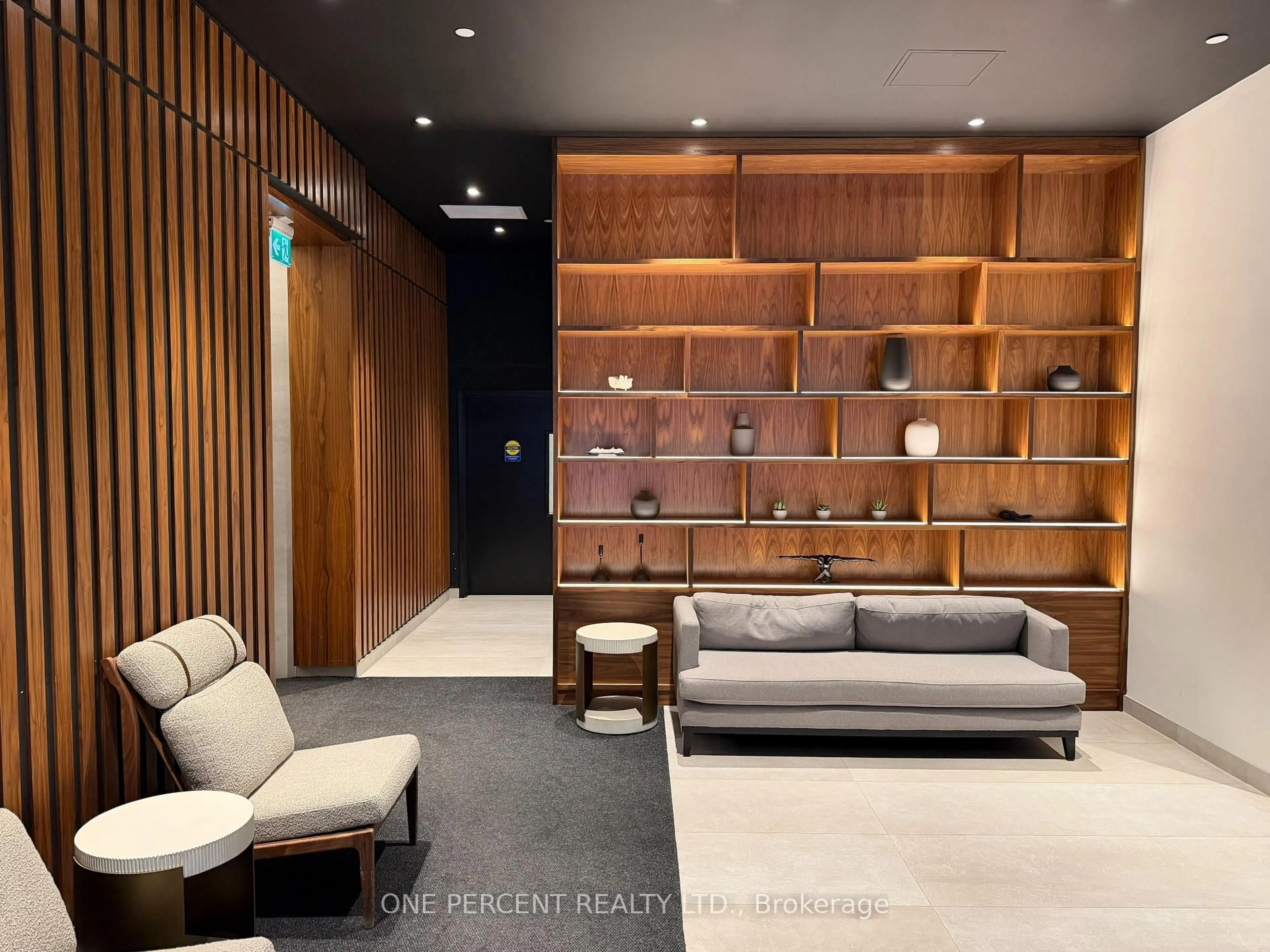 Lobby for 340 Queen St #410, Ottawa Ontario K1R 0G1