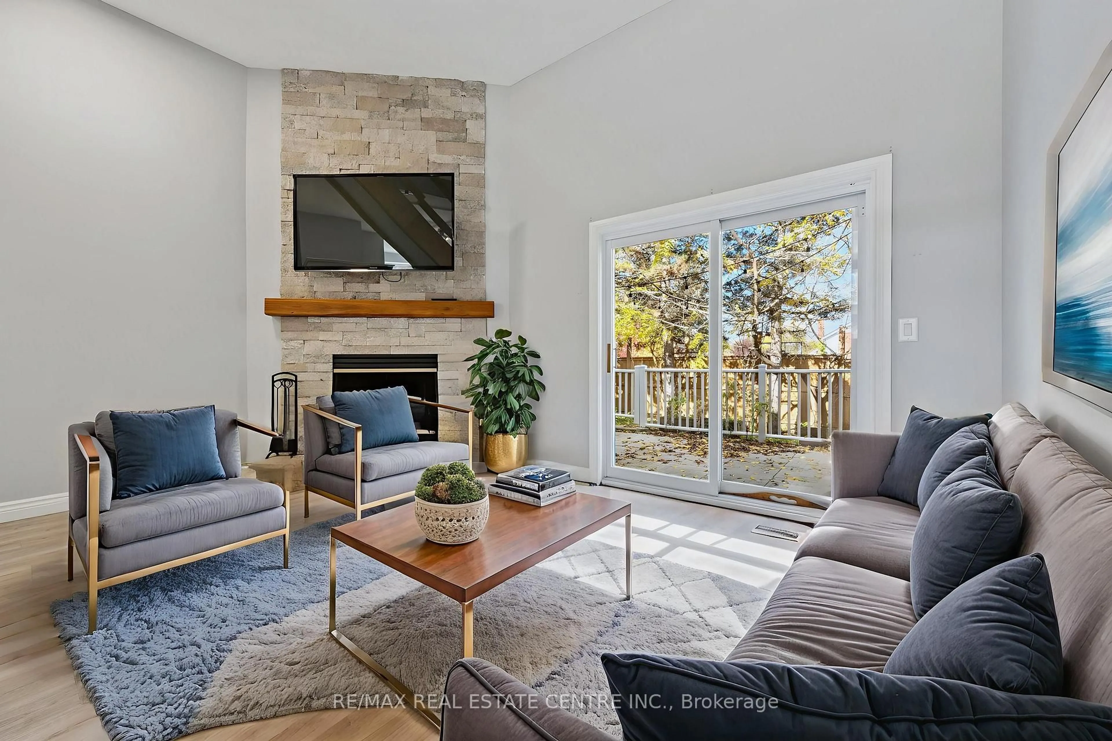 Living room with furniture, unknown for 589 Beechwood Dr #5, Waterloo Ontario N2T 2K9