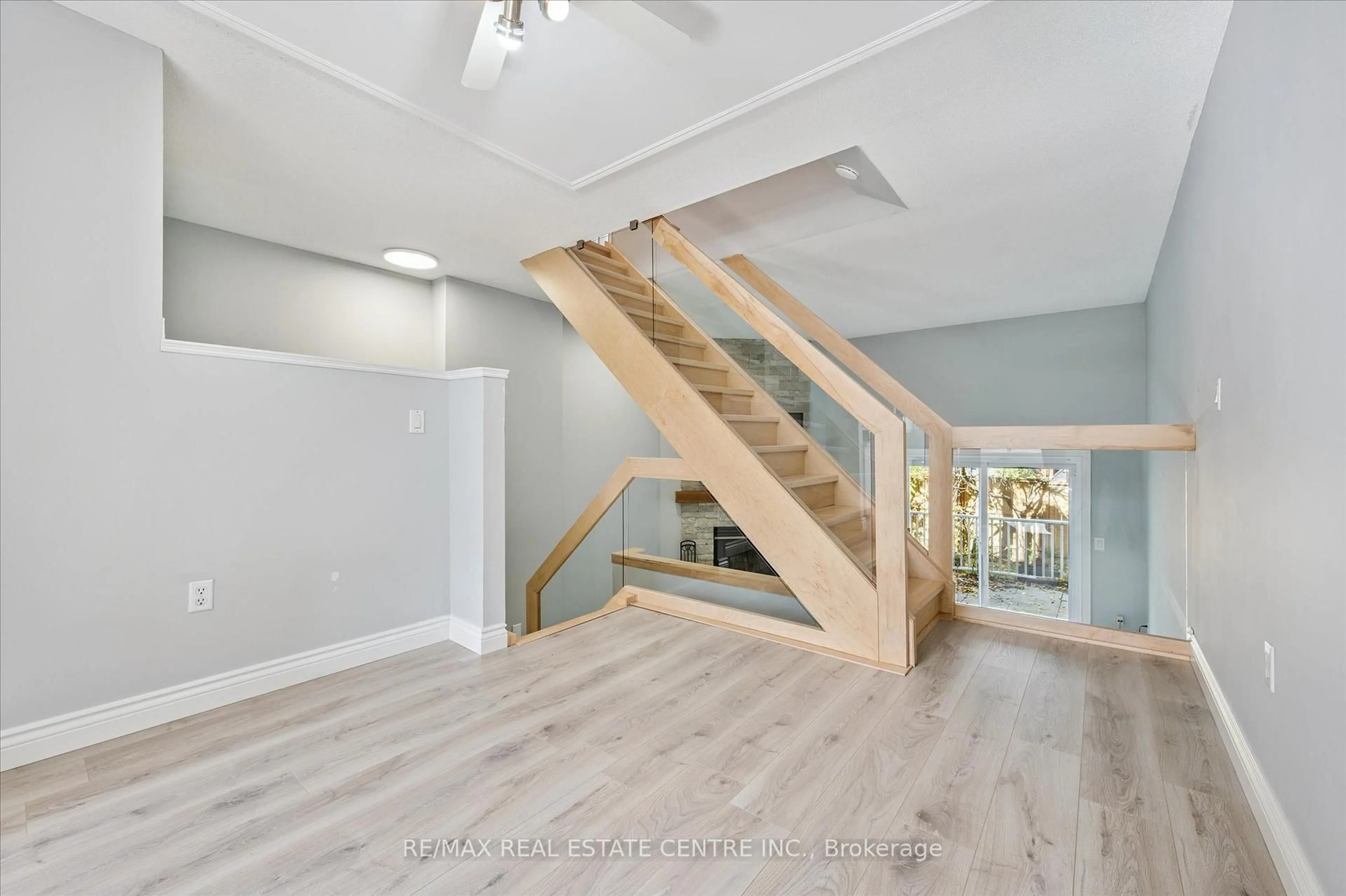 Stairs for 589 Beechwood Dr #5, Waterloo Ontario N2T 2K9