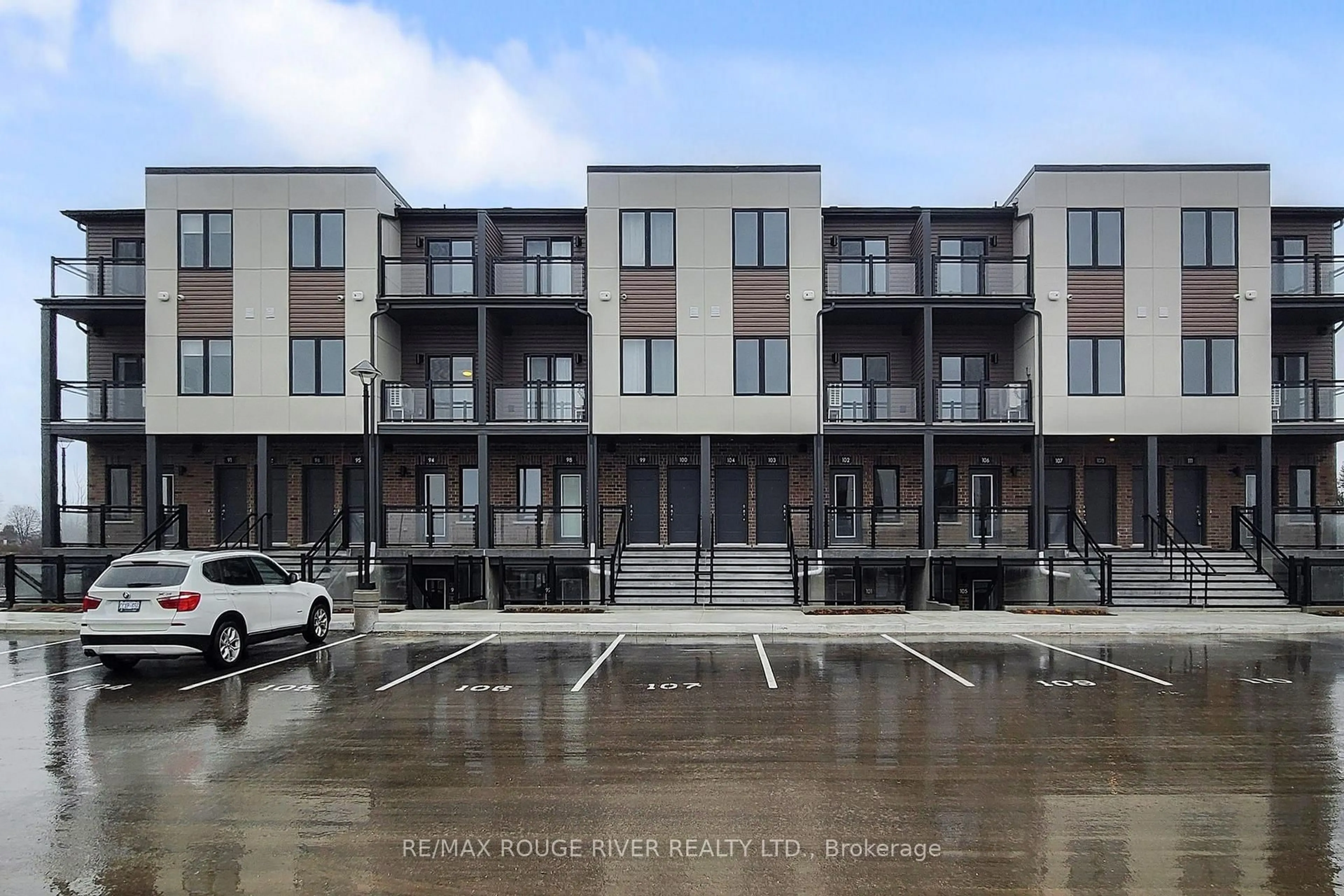 Unknown for 940 St David St #95, Centre Wellington Ontario N1M 0L7